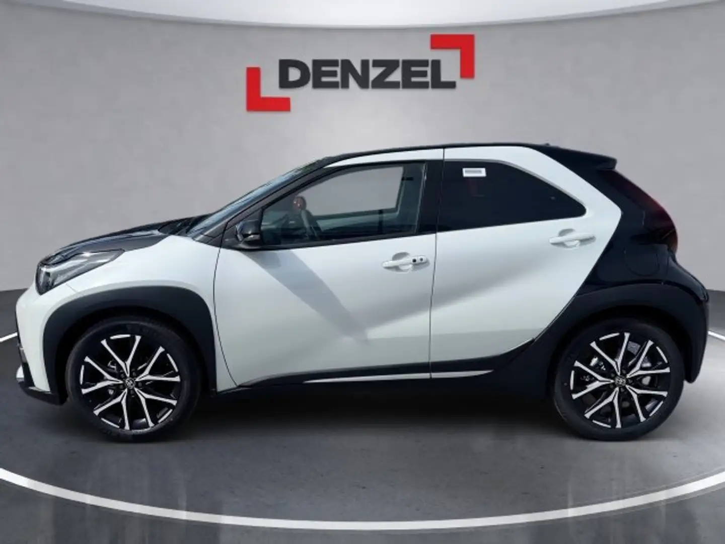 Toyota Aygo X 1,5 l GR SPORT CVT Weiß - 2