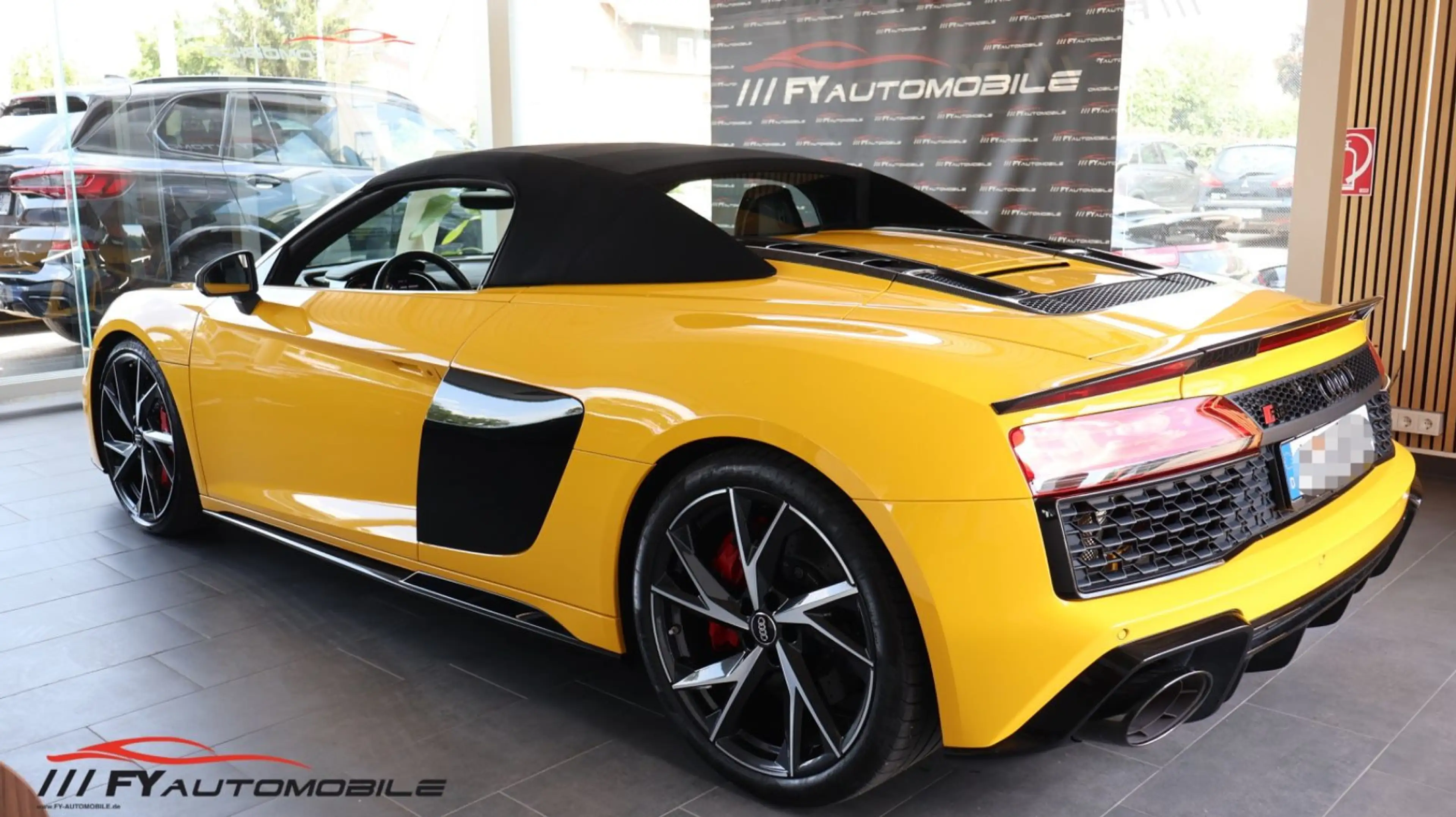 Audi R8 Spyder 5.2 FSI quattro Performance Vegas Gelb — photo 5