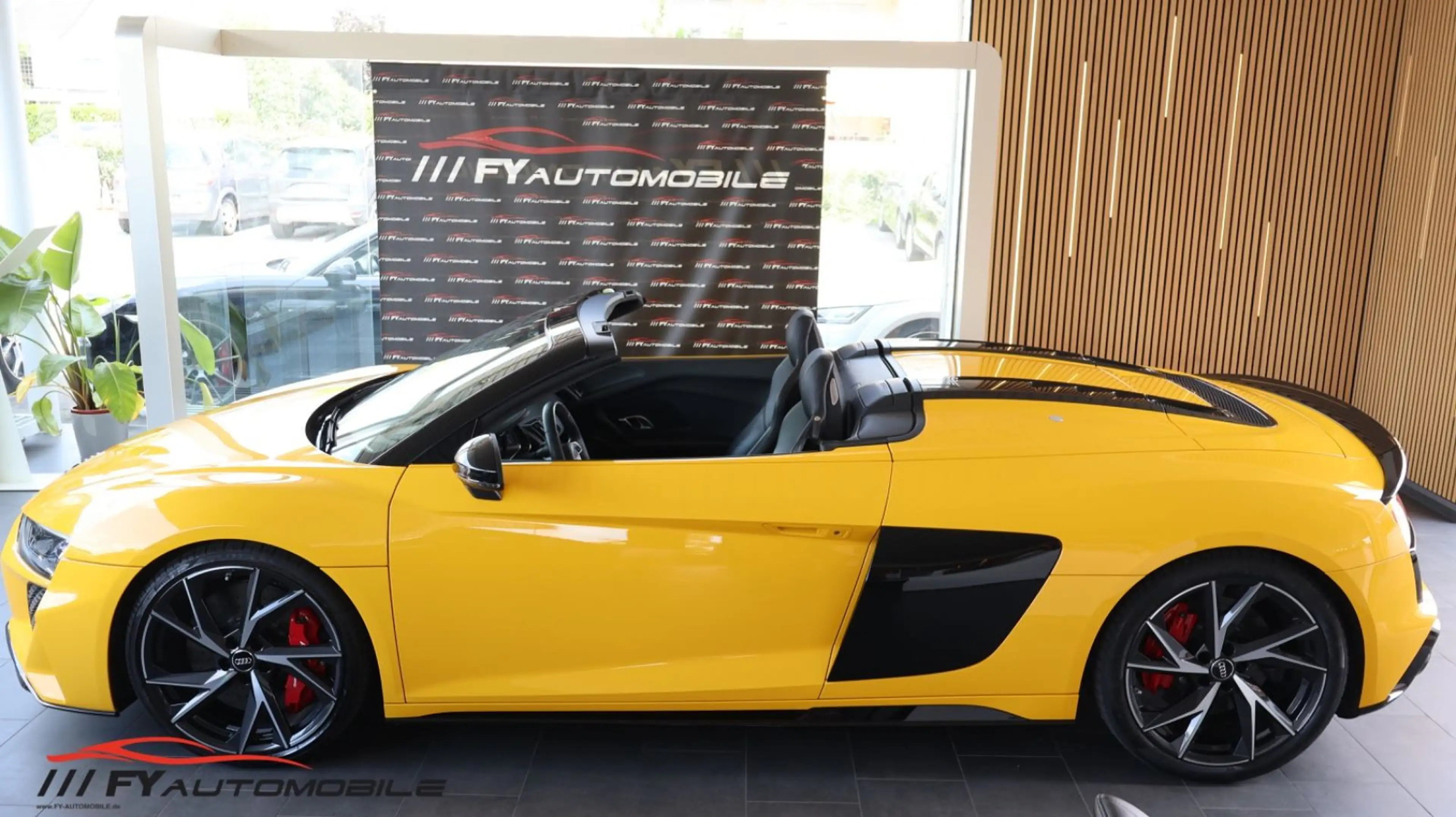 Audi R8 Spyder 5.2 FSI quattro Performance Vegas Gelb — photo 4