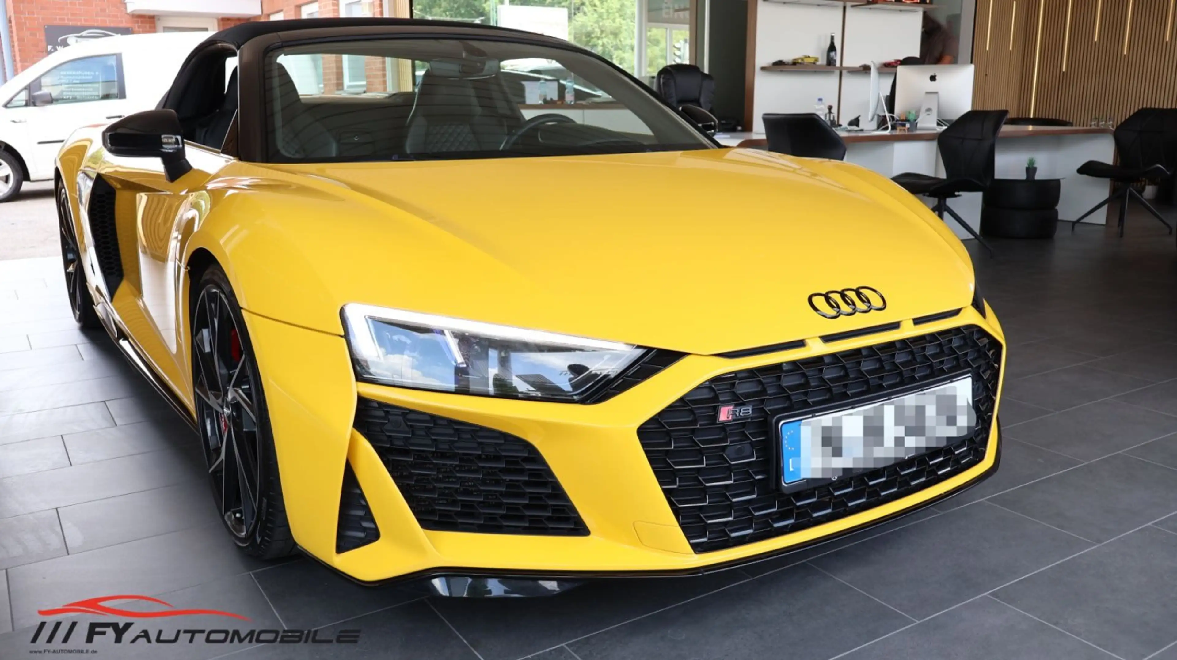 Audi R8 Spyder 5.2 FSI quattro Performance Vegas Gelb — photo 13