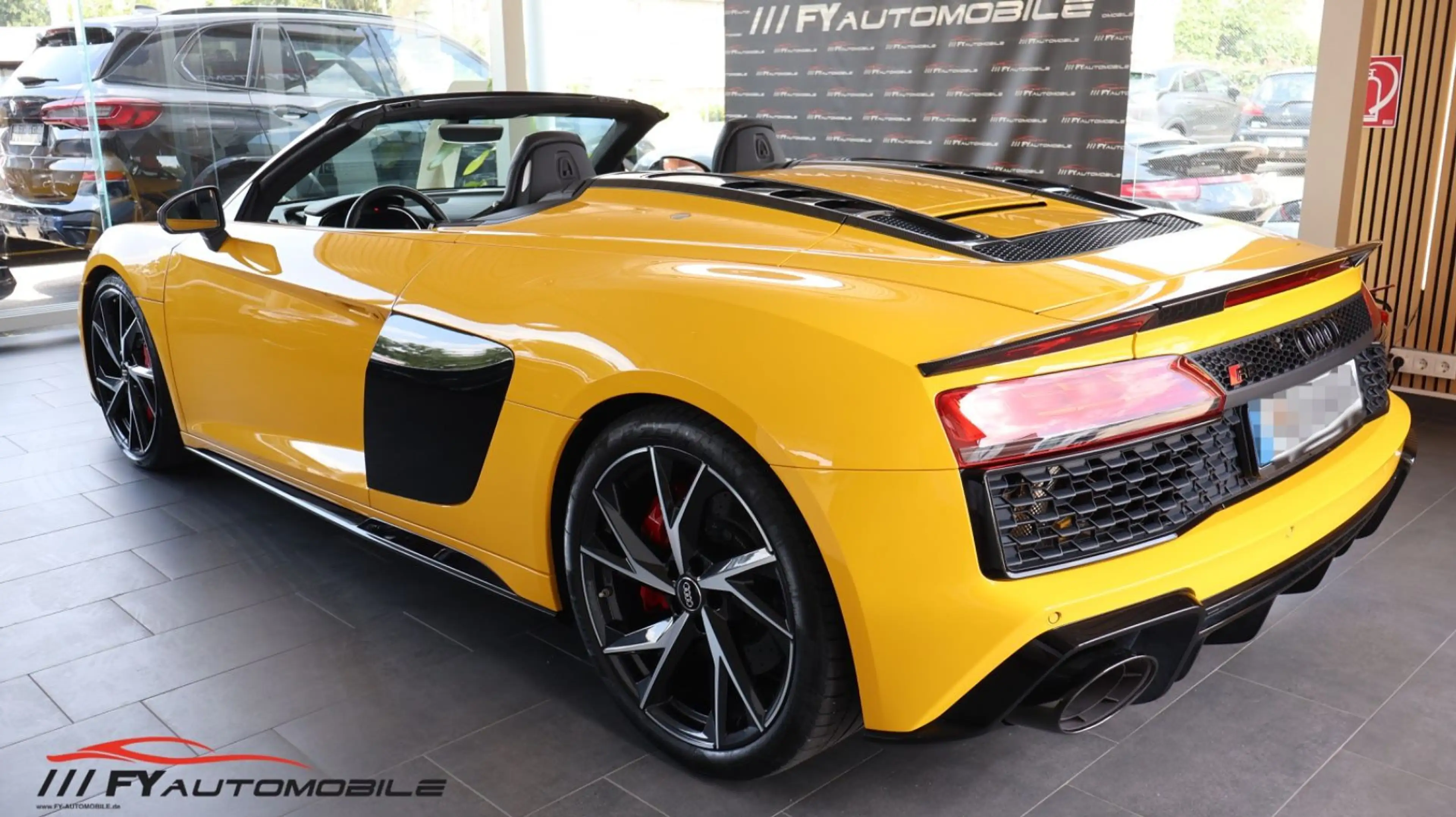 Audi R8 Spyder 5.2 FSI quattro Performance Vegas Gelb — photo 6