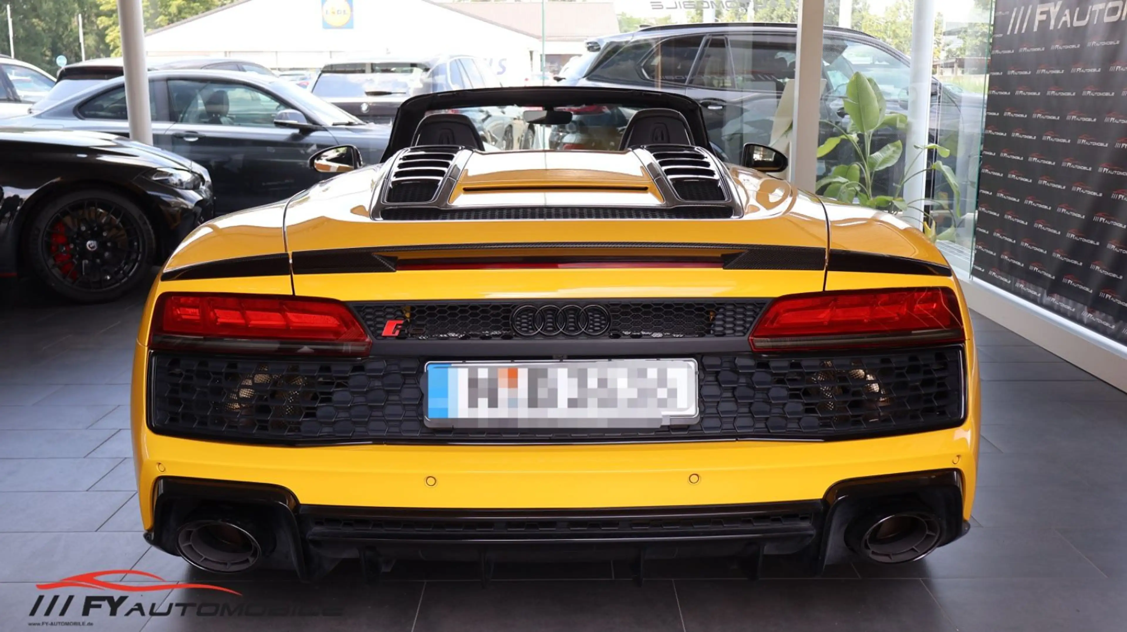 Audi R8 Spyder 5.2 FSI quattro Performance Vegas Gelb — photo 10
