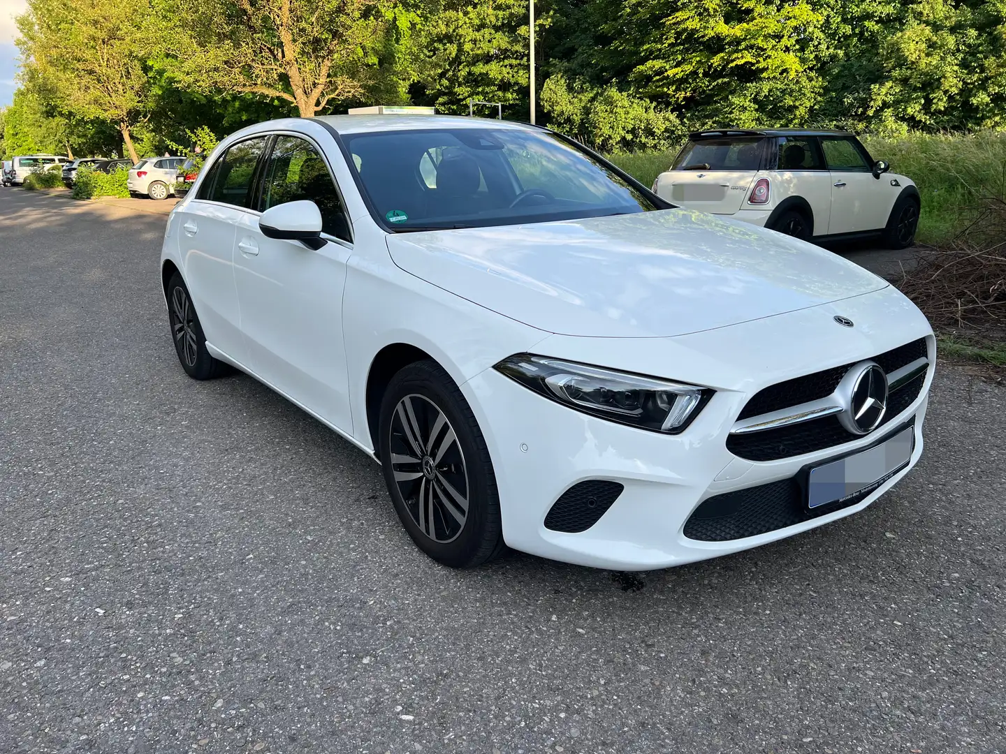 Mercedes-Benz A 250 A 250e Plug-in Hybrid | EZ 10/22 | 16.859 km Weiß - 1