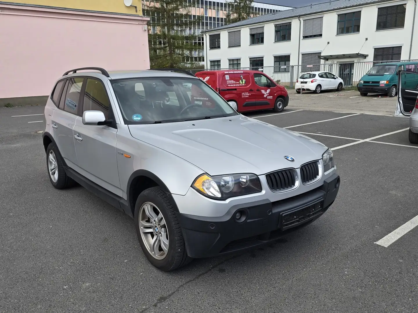BMW X3 2.0i TUV 08.2026 Stříbrná - 2