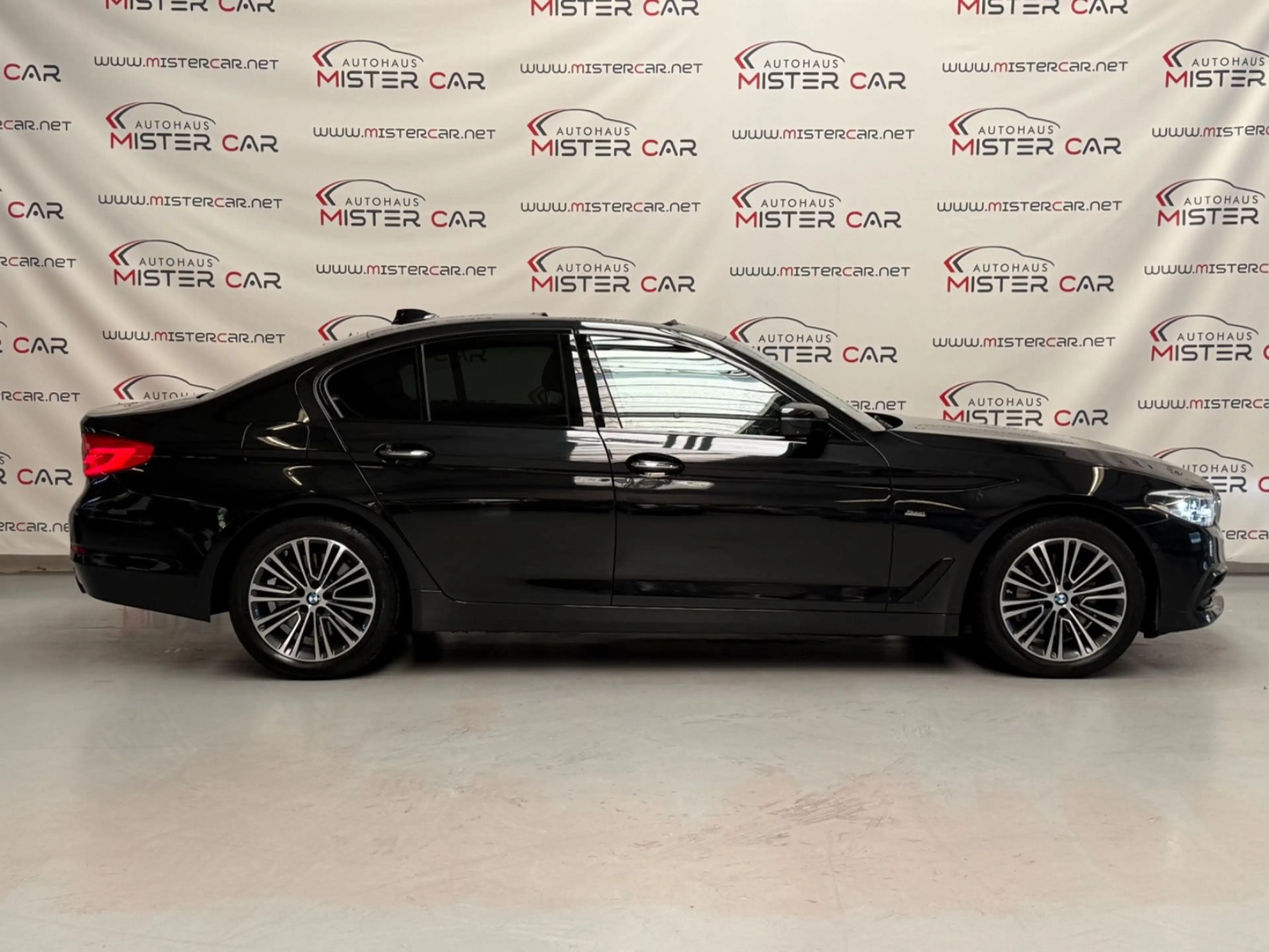 BMW 530 d SportLine DIGI/DISKEY/GESTIK/ACC/LASER/GSHD — photo 5