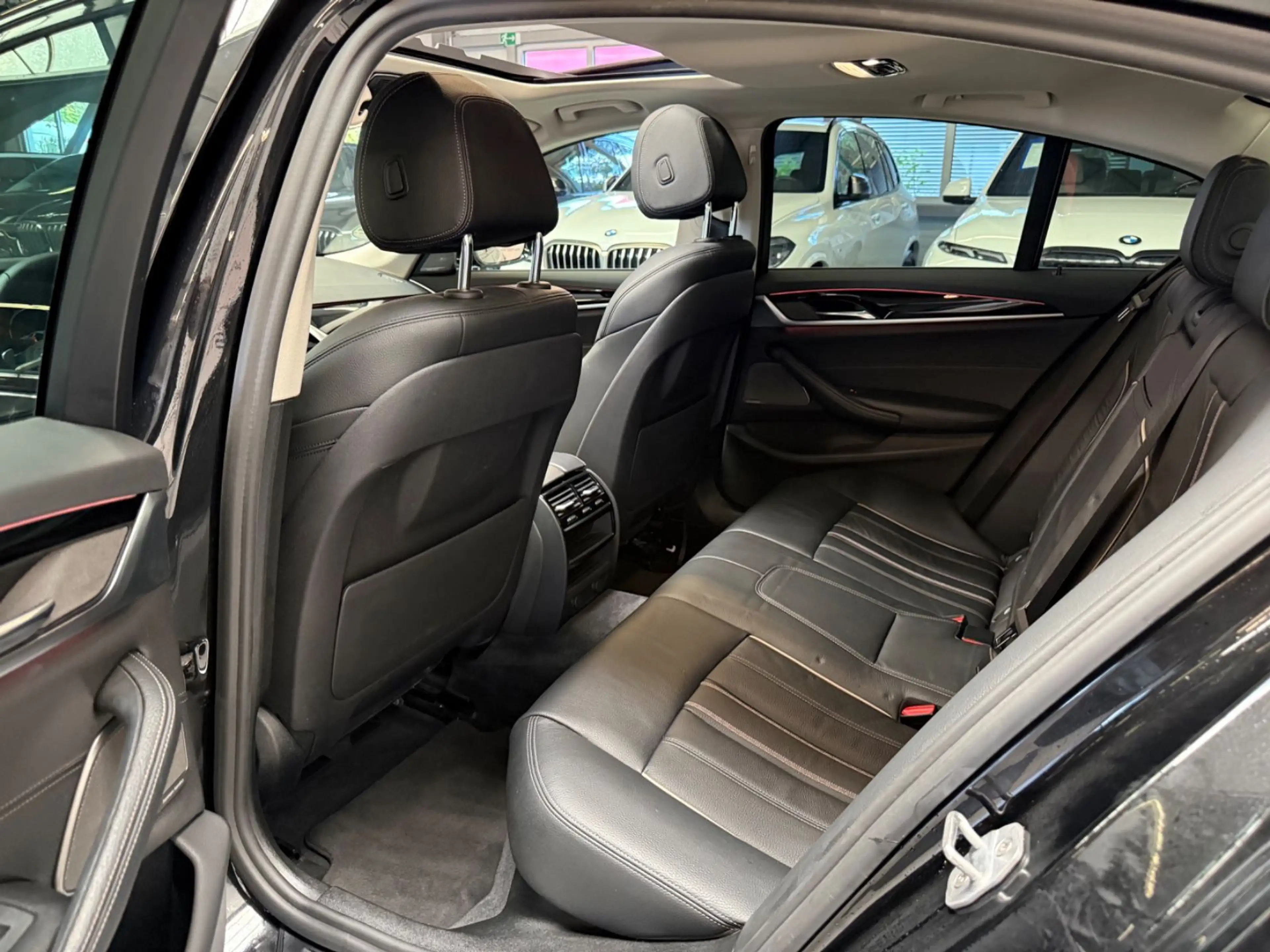 BMW 530 d SportLine DIGI/DISKEY/GESTIK/ACC/LASER/GSHD — photo 14