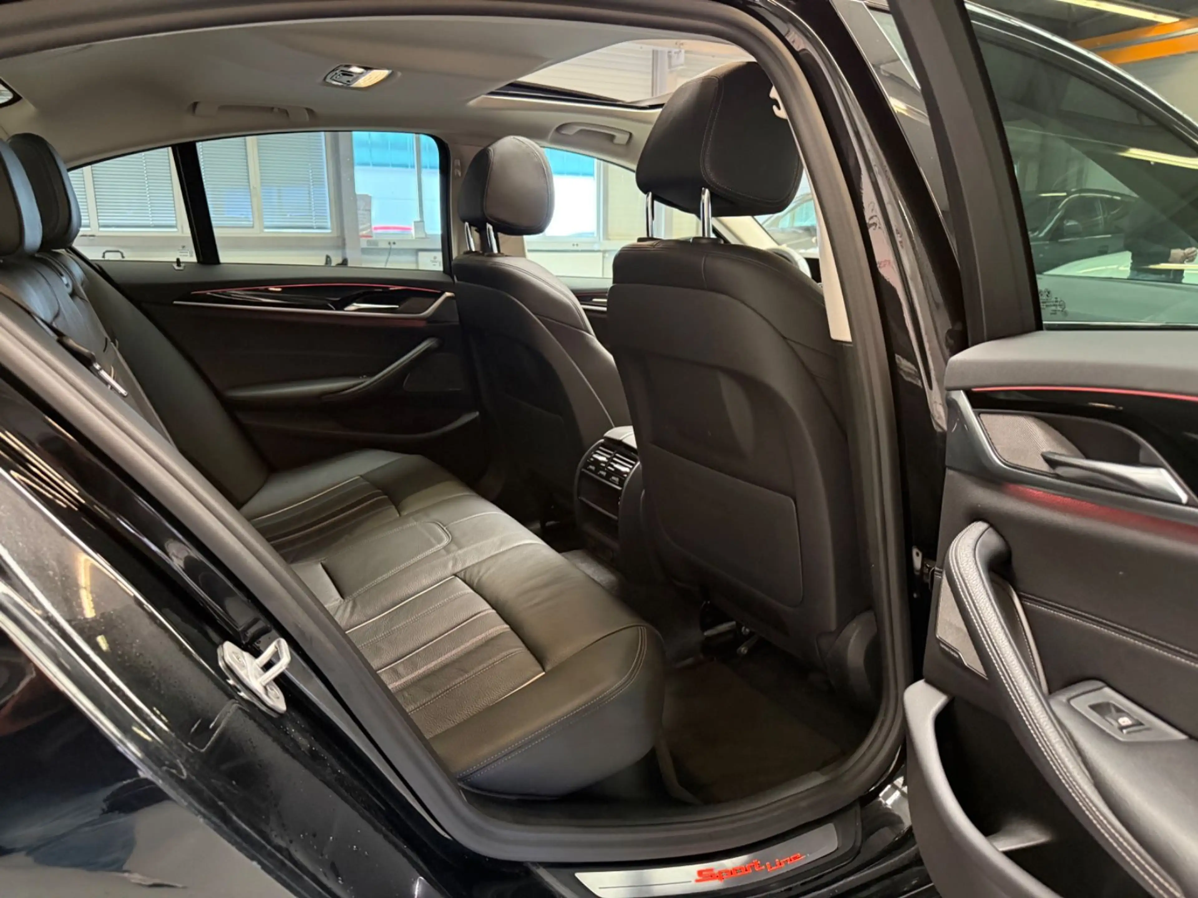 BMW 530 d SportLine DIGI/DISKEY/GESTIK/ACC/LASER/GSHD — photo 15