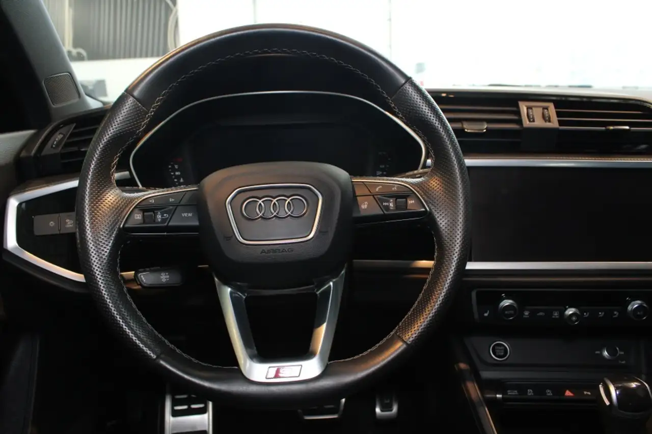 Audi Q3 снимка Audi Q3