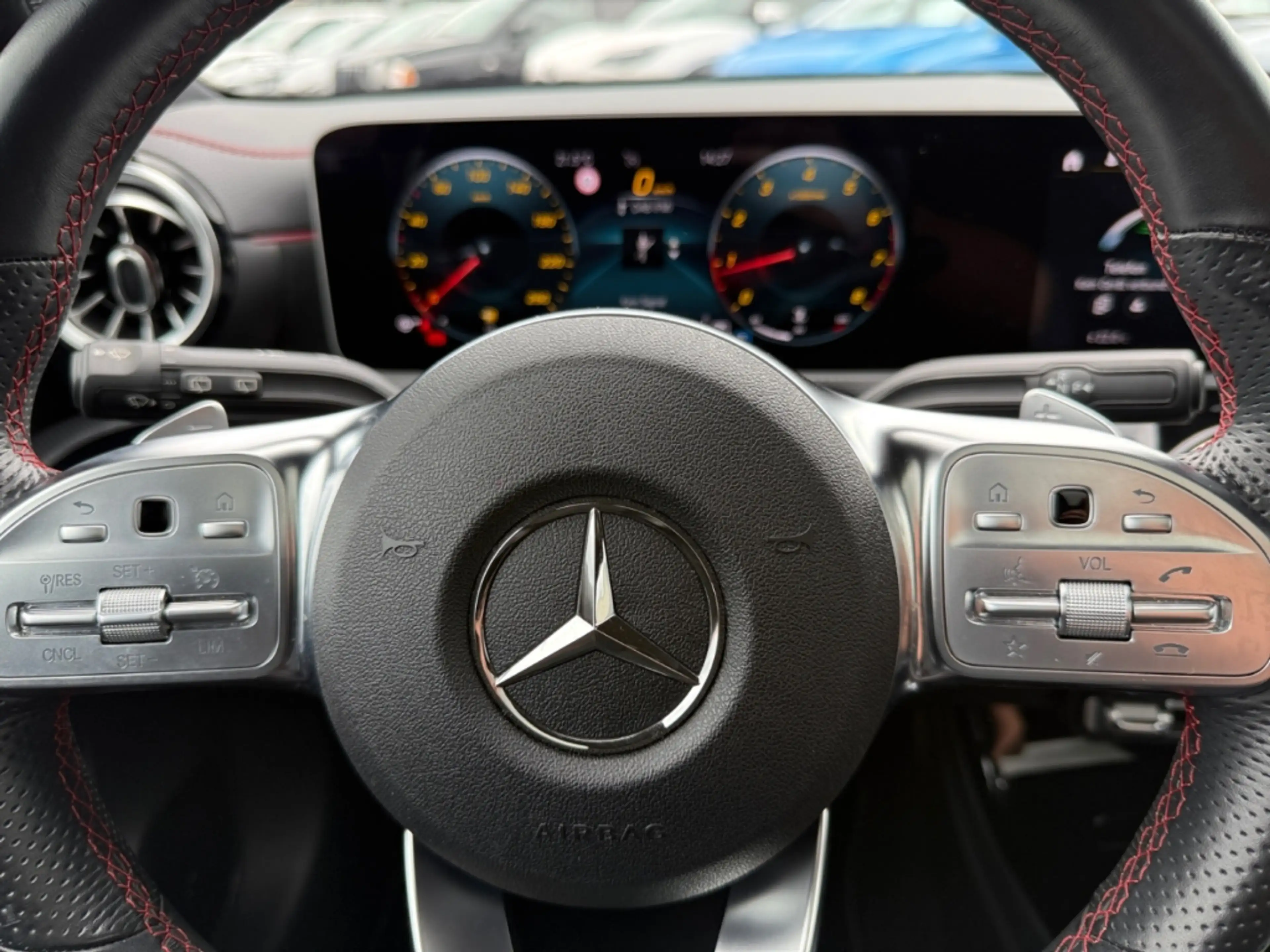 Mercedes-Benz CLA 200 AMG Line*Pano*LED*Kamera*Night* — photo 13