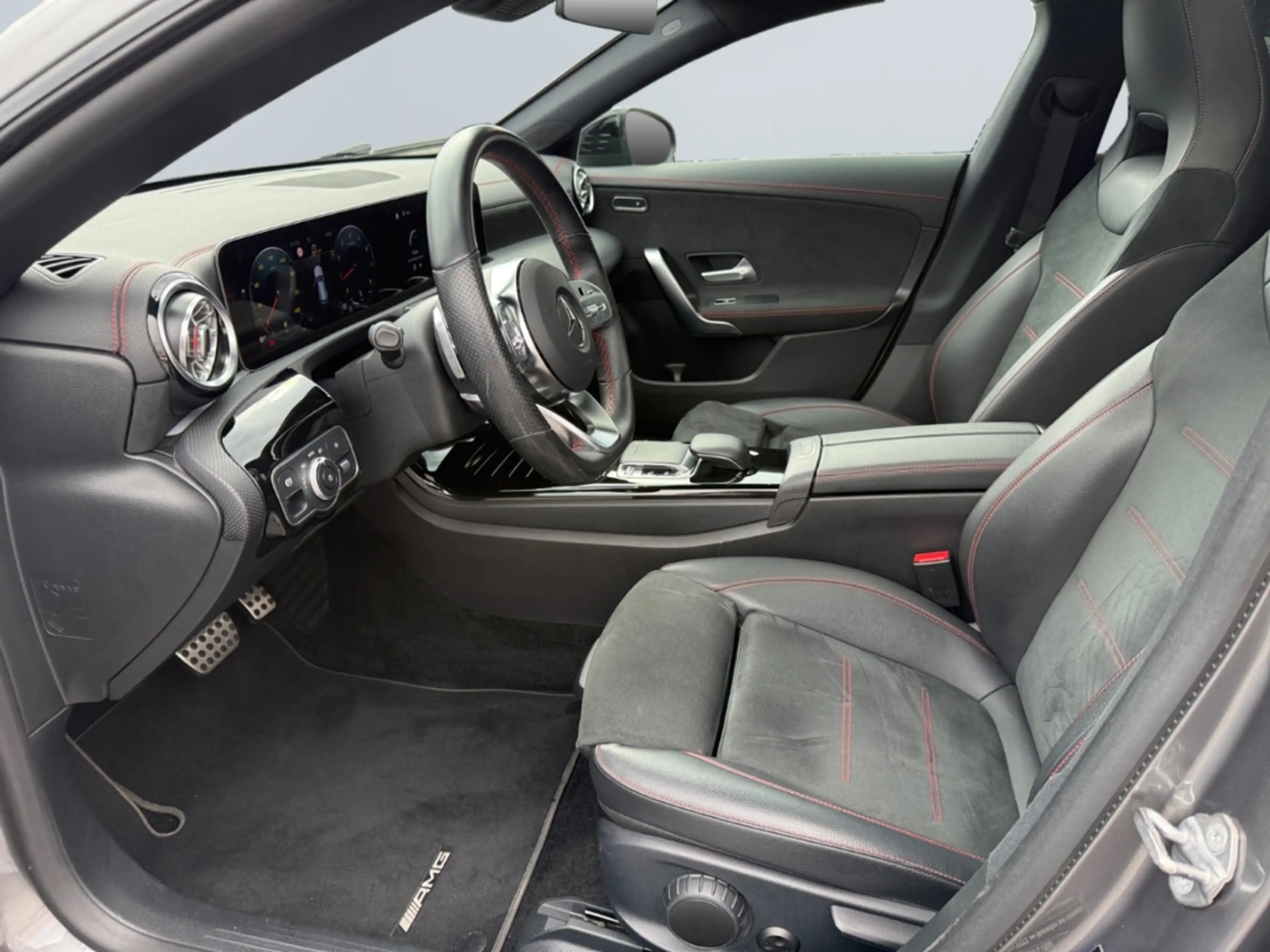 Mercedes-Benz CLA 200 AMG Line*Pano*LED*Kamera*Night* — photo 9