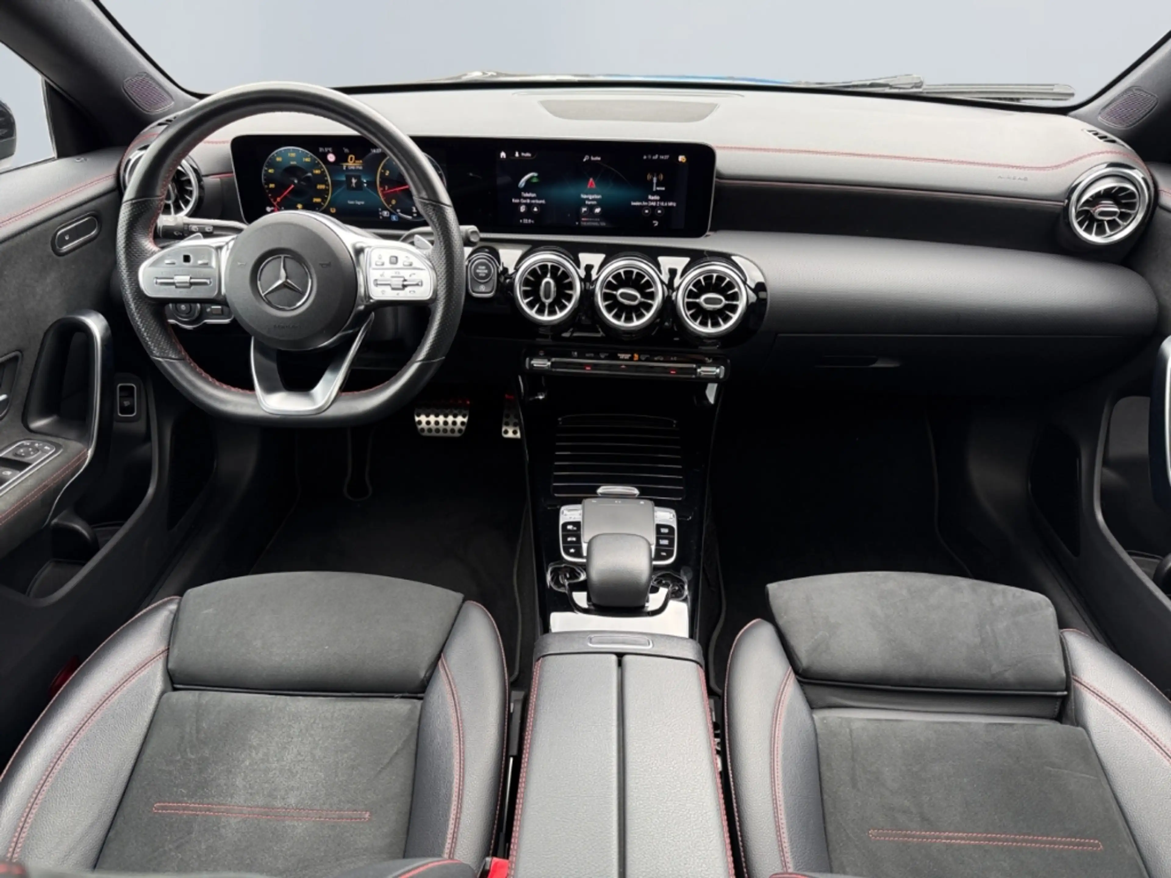 Mercedes-Benz CLA 200 AMG Line*Pano*LED*Kamera*Night* — photo 11