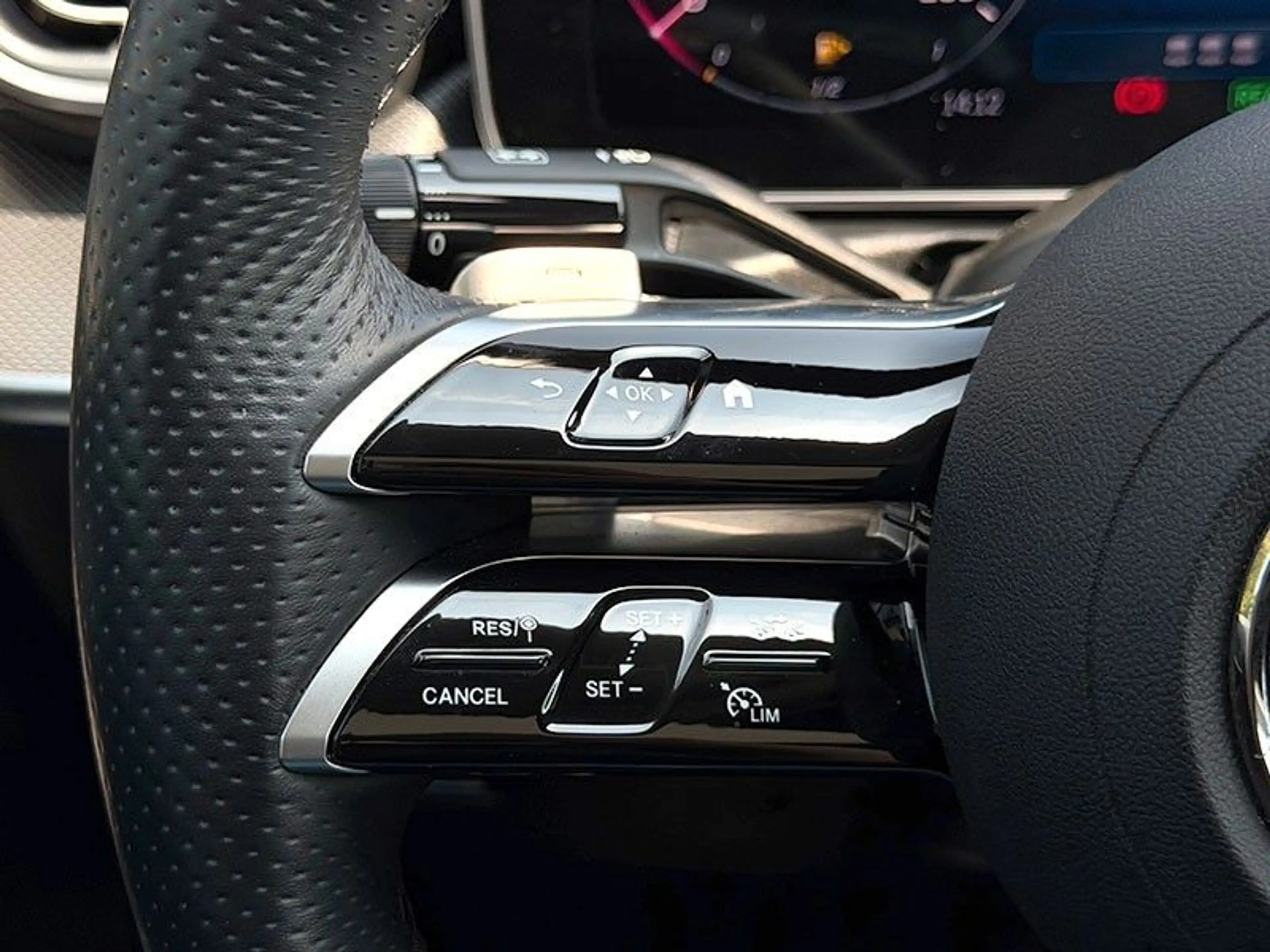 Mercedes-Benz C 300 C Limousine C 300 e — photo 15