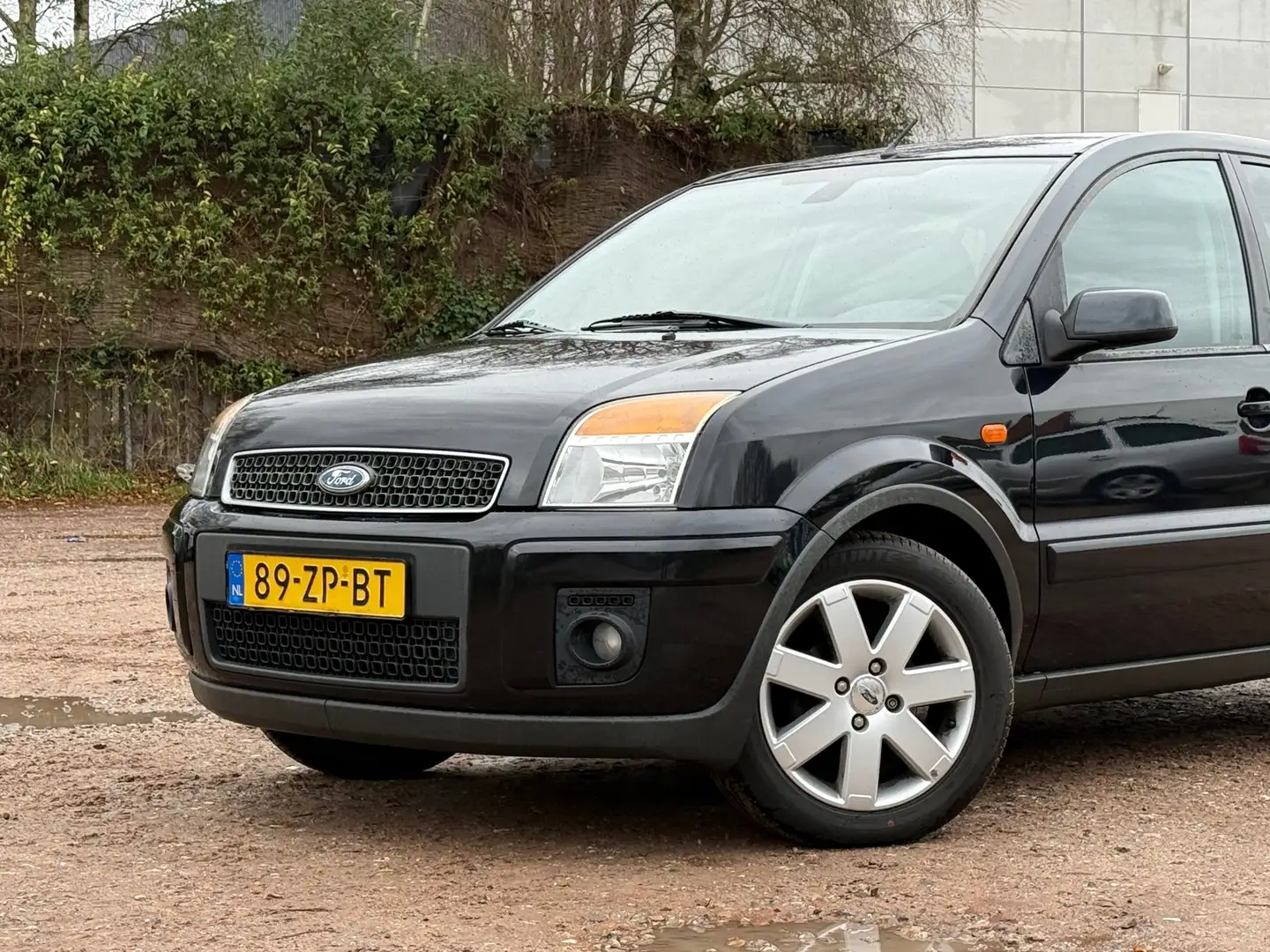 Ford Fusion 1.6-16V Futura/AUTOMAAT Negru - 2