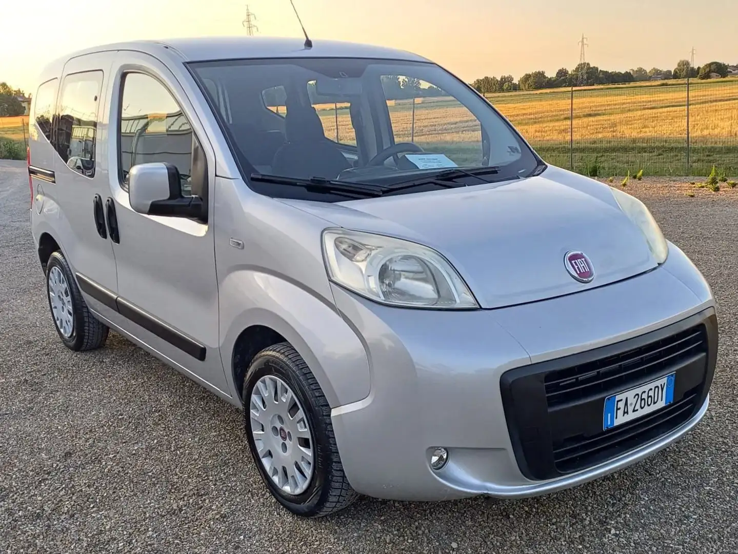 Fiat Qubo Qubo 2008 1.3 mjt 16v Trekking E5+ Srebrny - 1