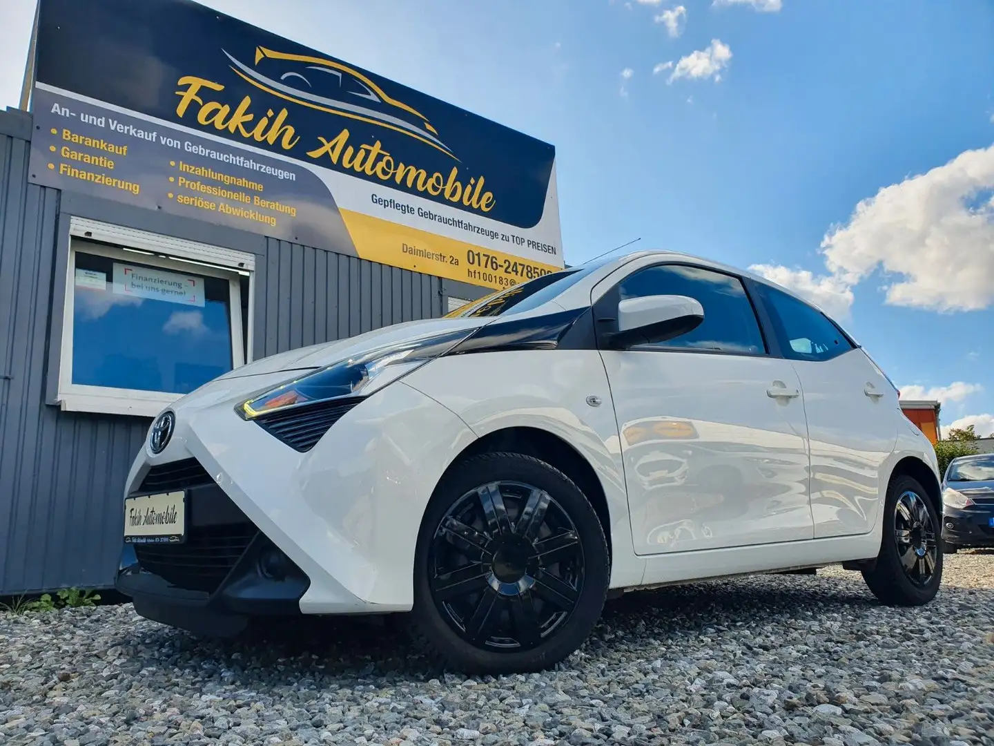 Toyota Aygo x-play.NAVI.RÜCKFAHRKAMERA.USB.1-Hand Weiß - 1