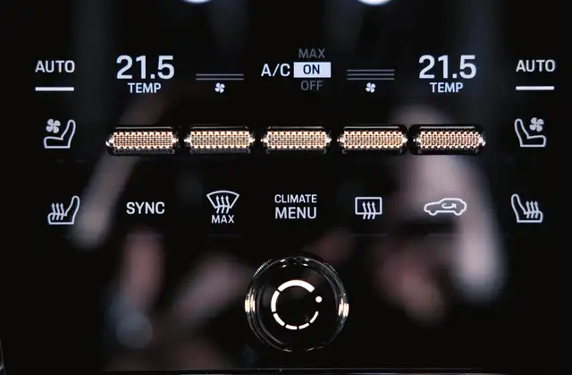 Porsche Macan Macan Turbo Electric 95kWh Voll auch andere kurzfr Ansicht 16