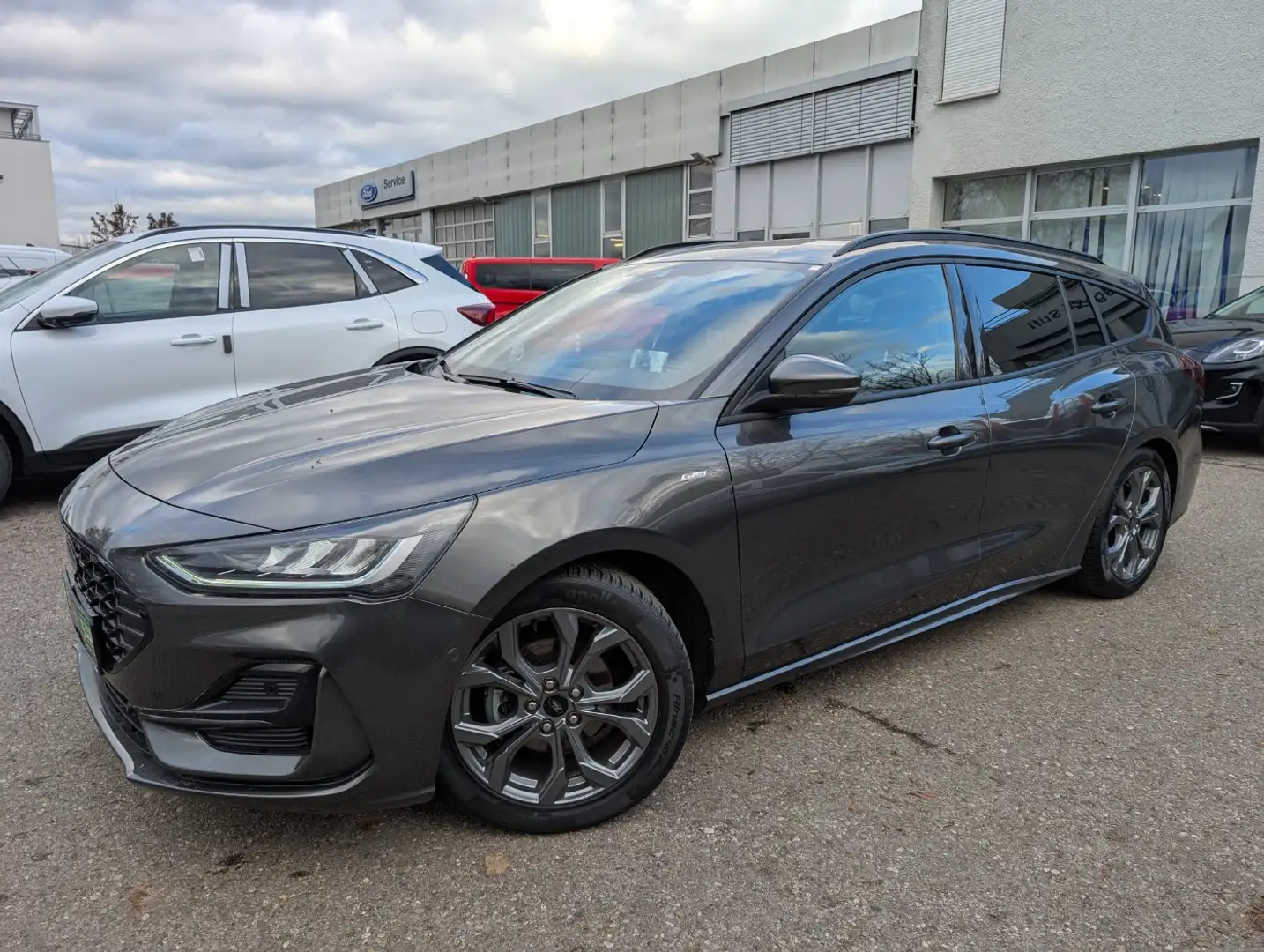 Ford Focus Turnier ST-Line Mild-Hyb LED*ACC*HUD*NAV*SHZ Gris - 2