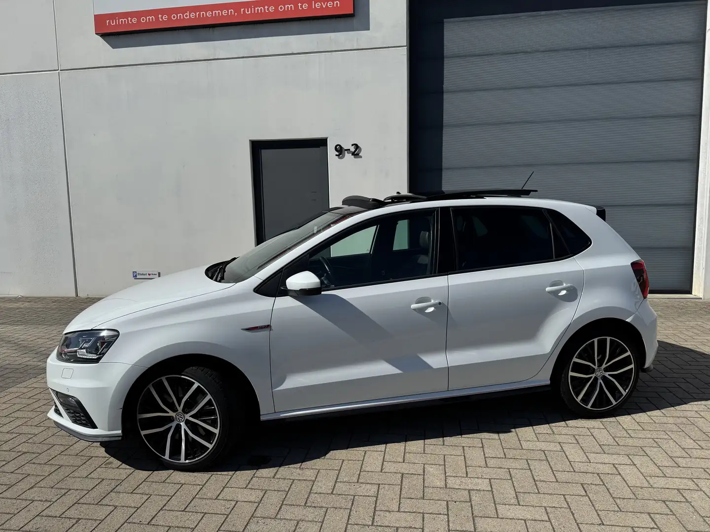 Volkswagen Polo GTI 1.8 TSI (Blue Motion Technology) DSG Biały - 2