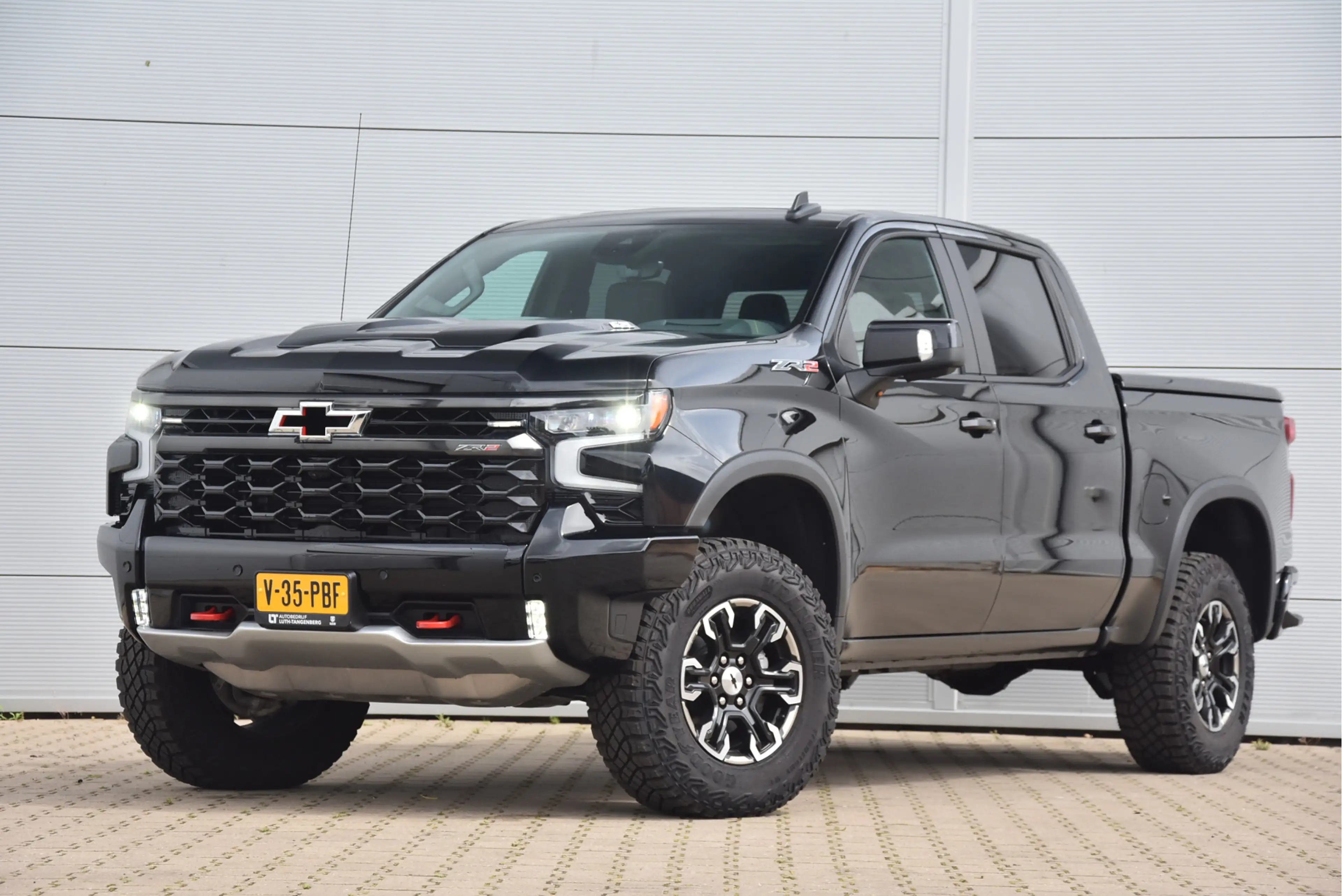 Chevrolet Silverado 6.2 ZR2 — photo 32
