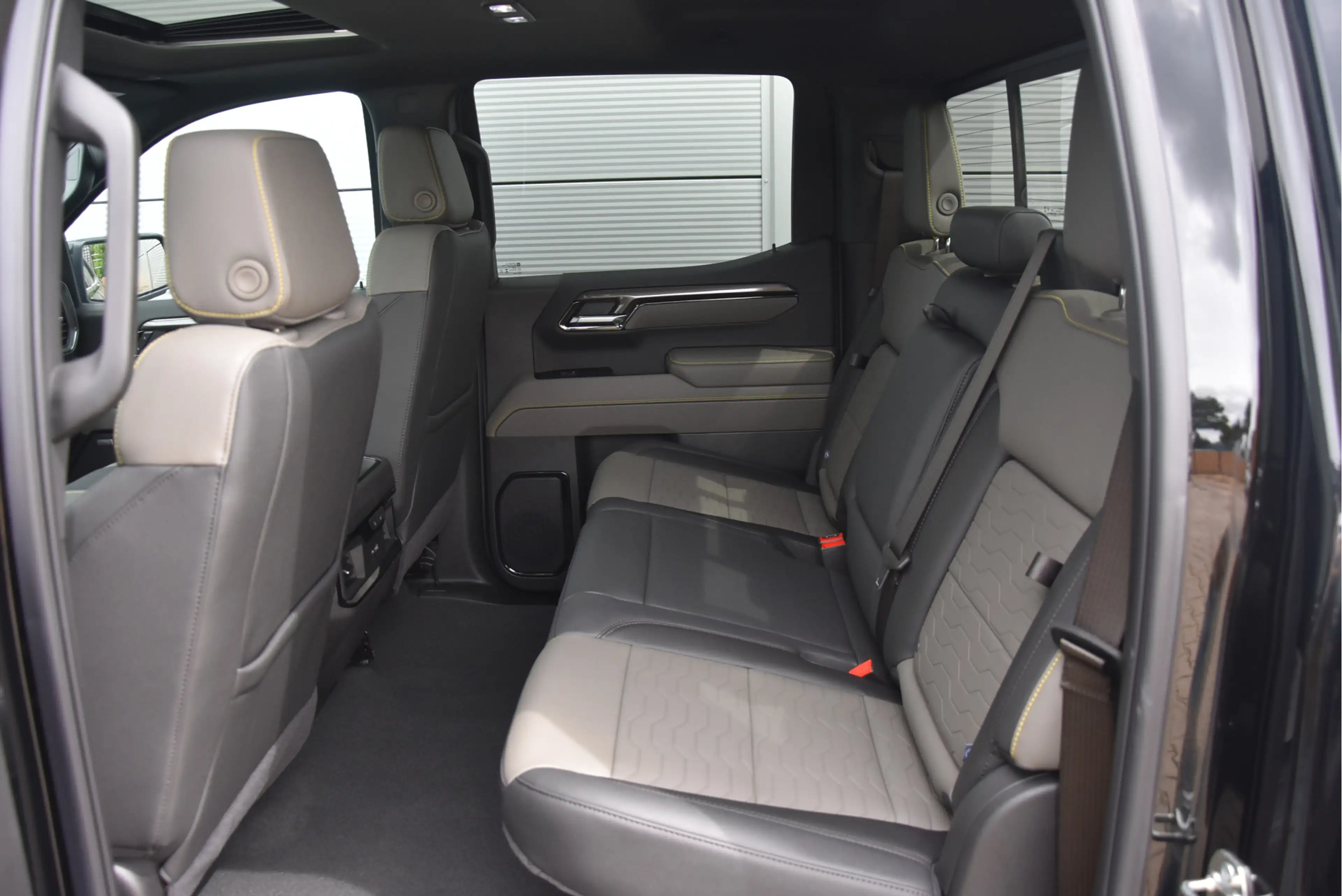 Chevrolet Silverado 6.2 ZR2 — photo 29