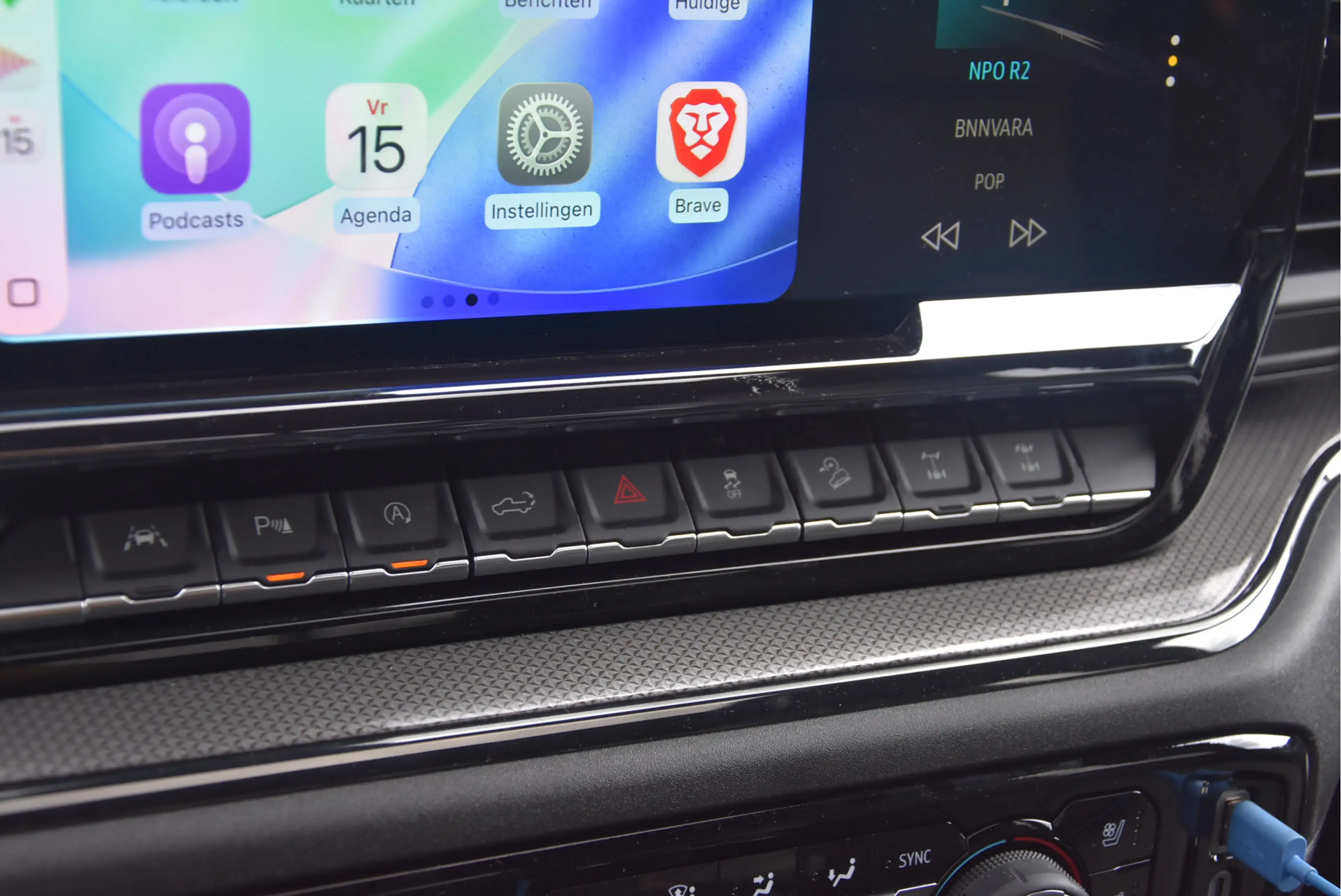 Chevrolet Silverado 6.2 ZR2 — photo 14