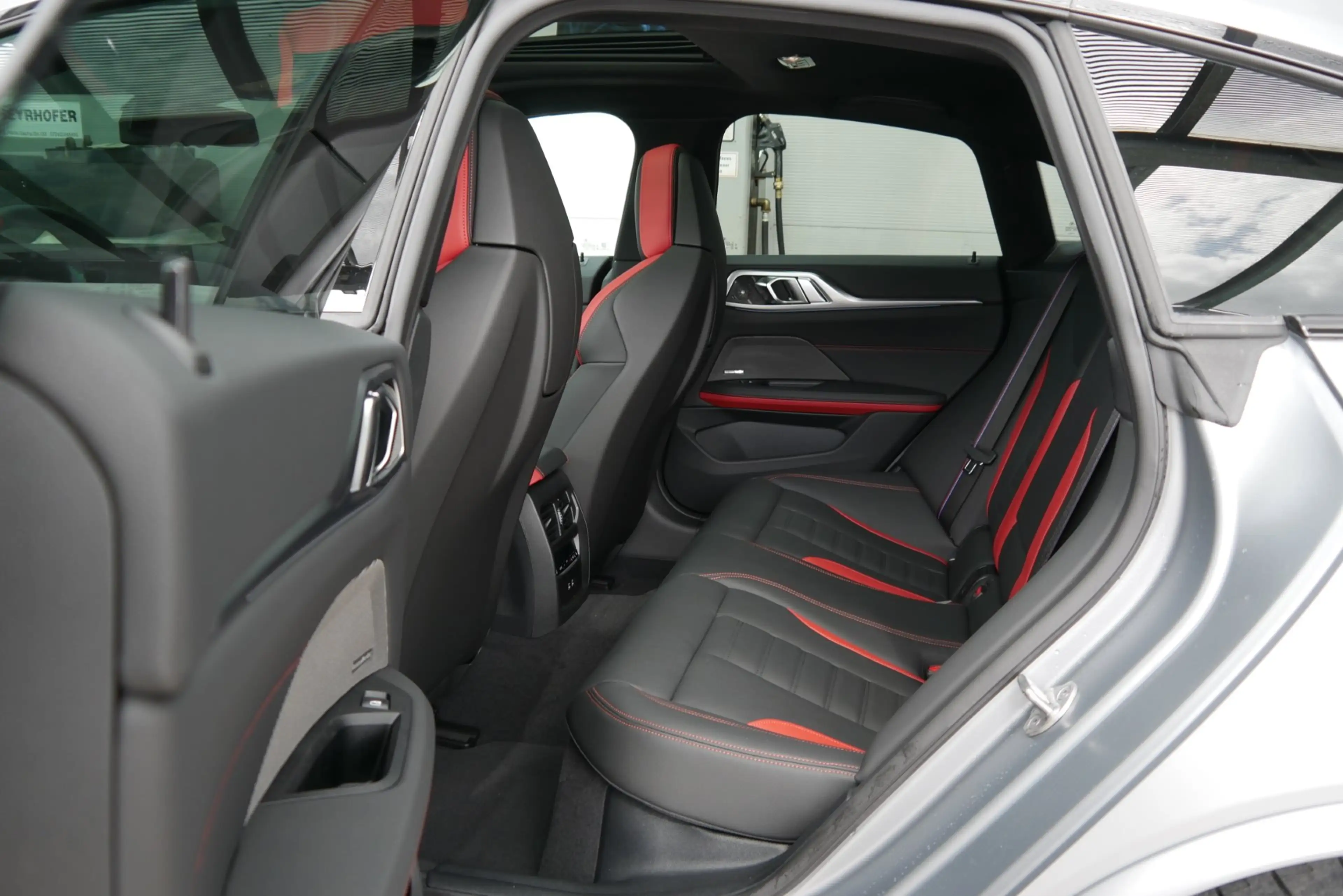 BMW i4 M60 Gran Coupe xDrive *M-Paket Pro/AHK/Glasdach/360°Memorysitz/DA-Prof./Head-Up* — photo 5