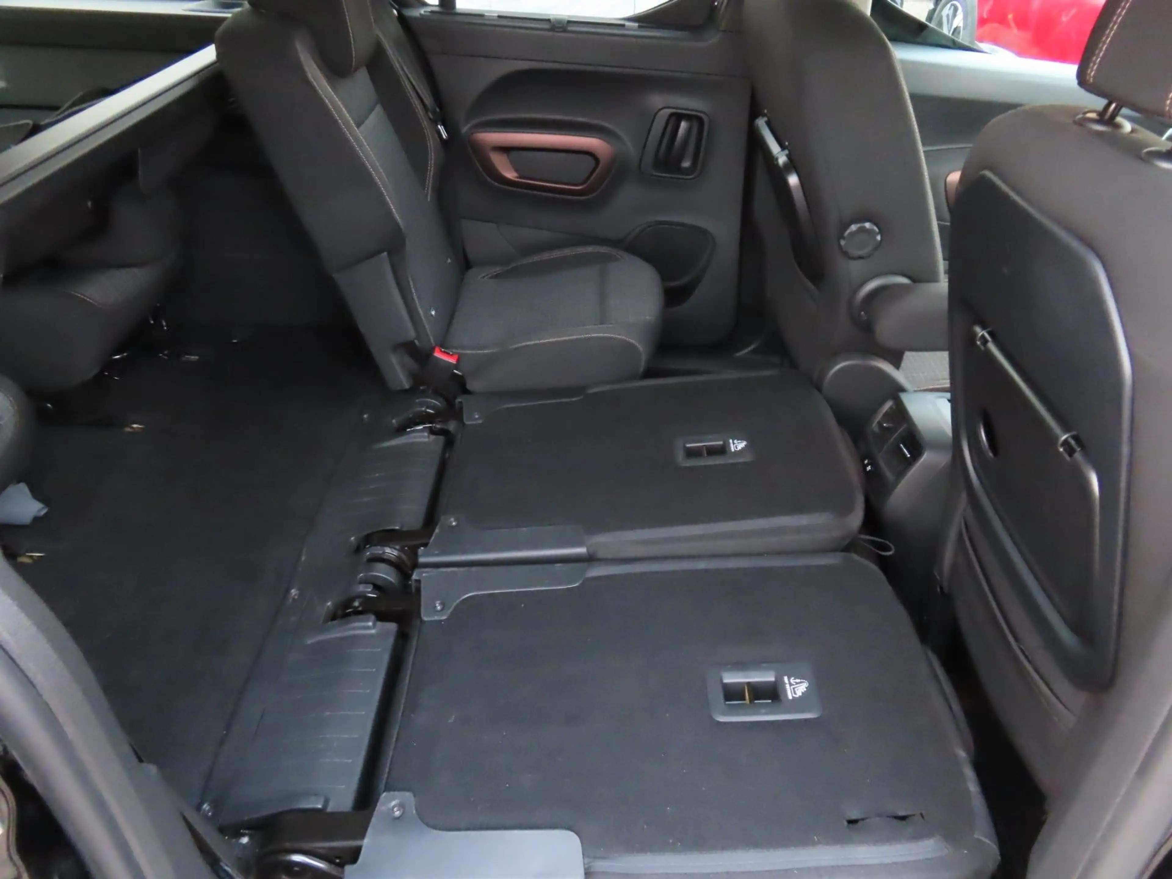 Peugeot Rifter L2 GT PT 130 EAT8*AHK*SHZ*7-Sitzer* — photo 14