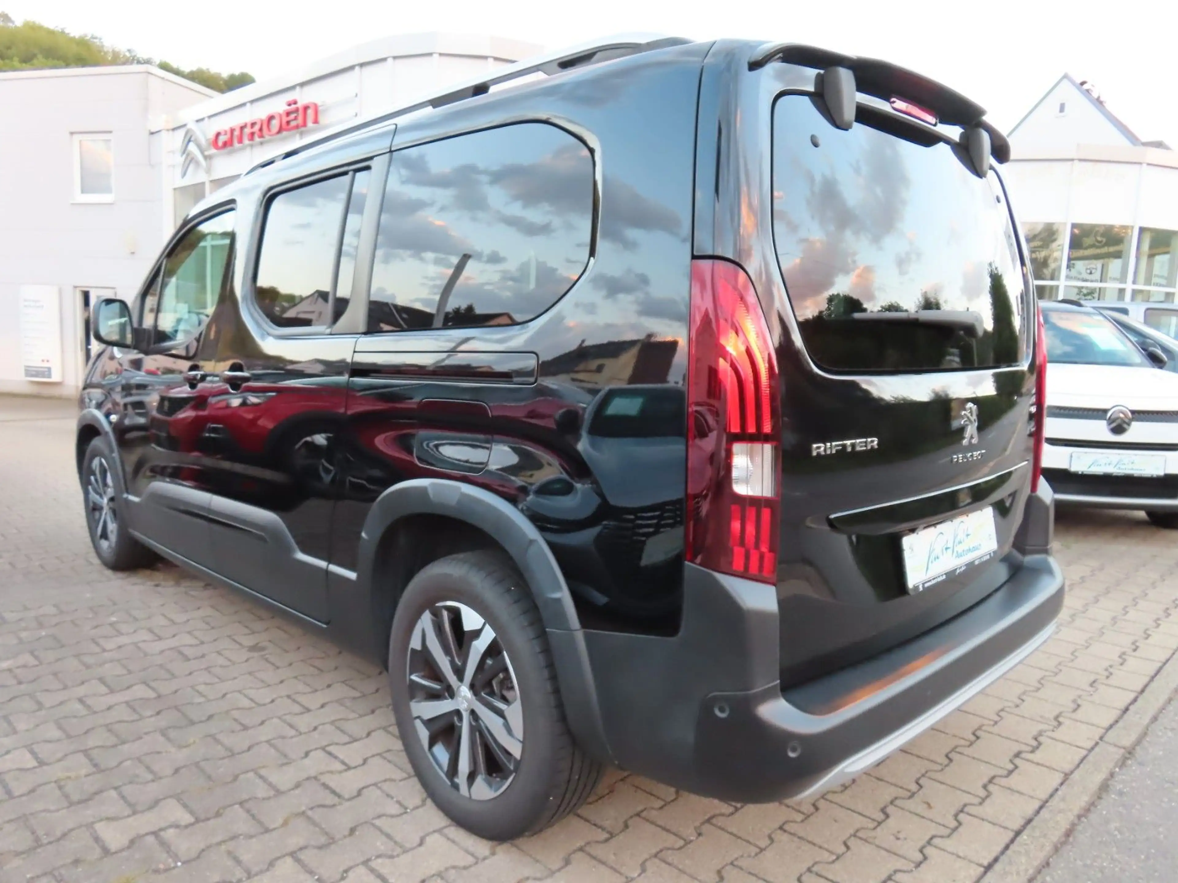 Peugeot Rifter L2 GT PT 130 EAT8*AHK*SHZ*7-Sitzer* — photo 5