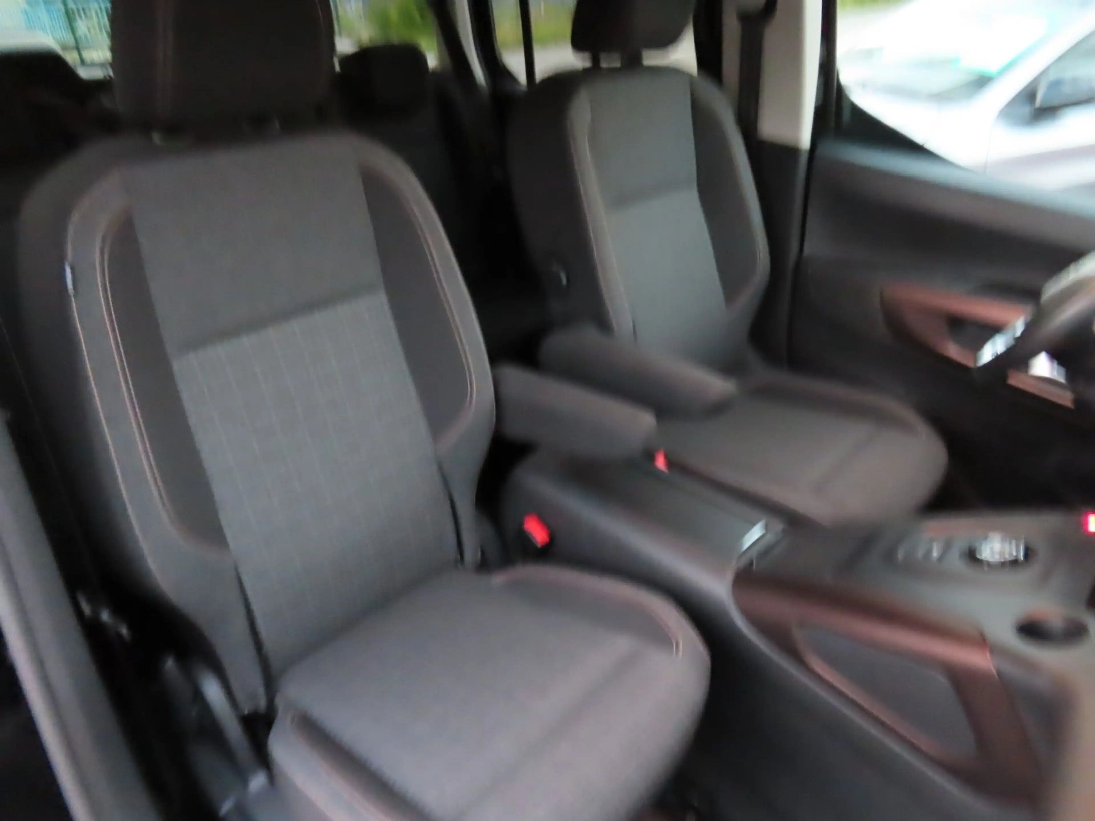 Peugeot Rifter L2 GT PT 130 EAT8*AHK*SHZ*7-Sitzer* — photo 12