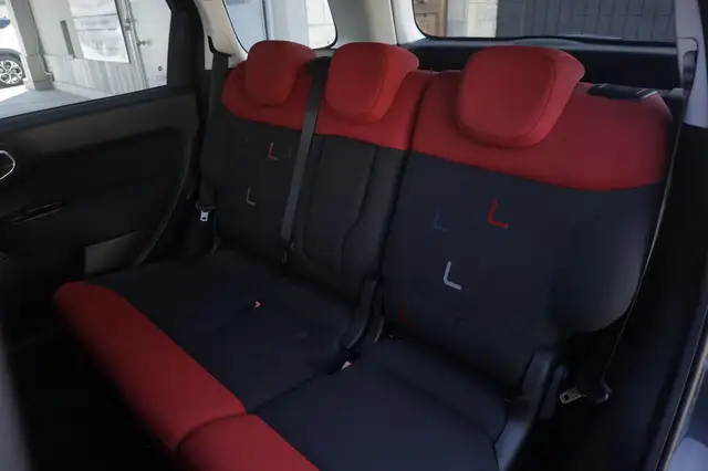 Fiat 500L view 3