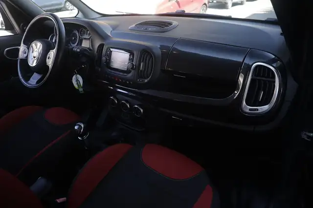 Fiat 500L view 8