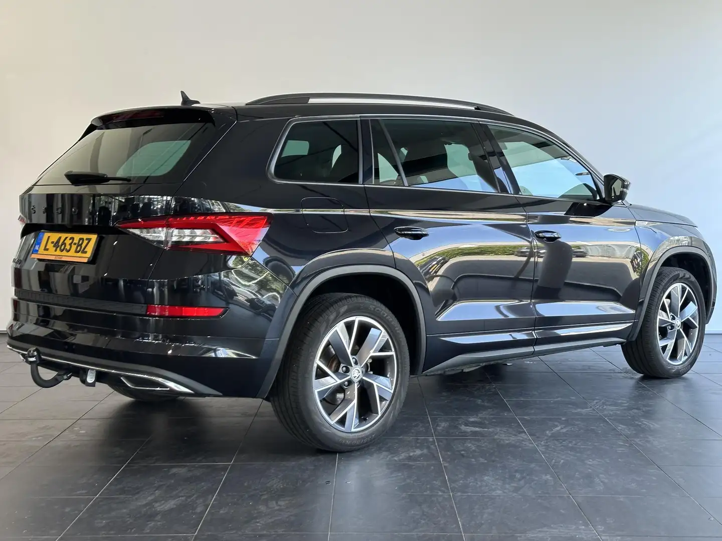 Skoda Kodiaq 1.5 TSI Sportline Business AUTOMAAT | TREKHAAK | N Nero - 2