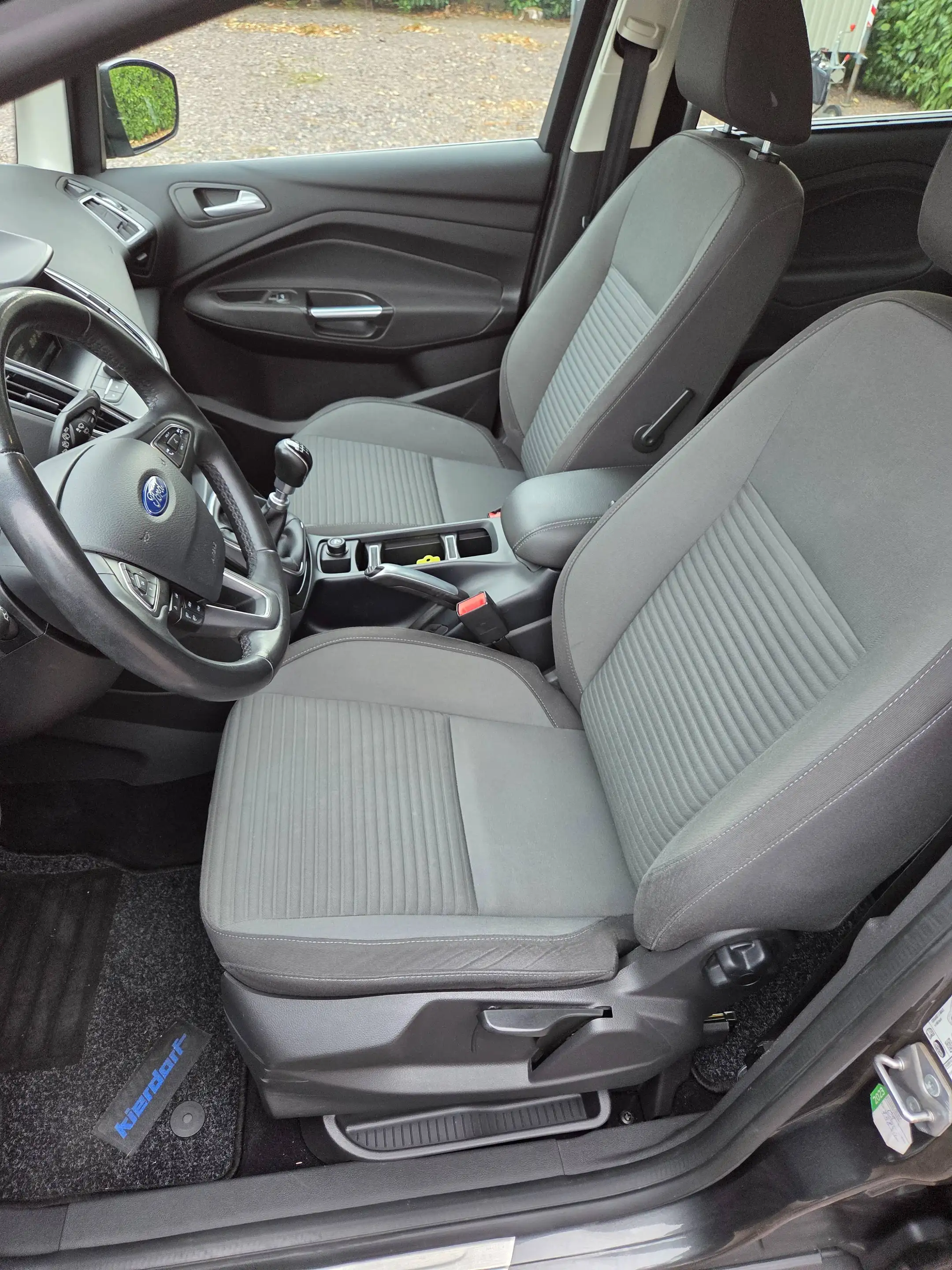 Ford Grand C-Max Titanium — photo 15