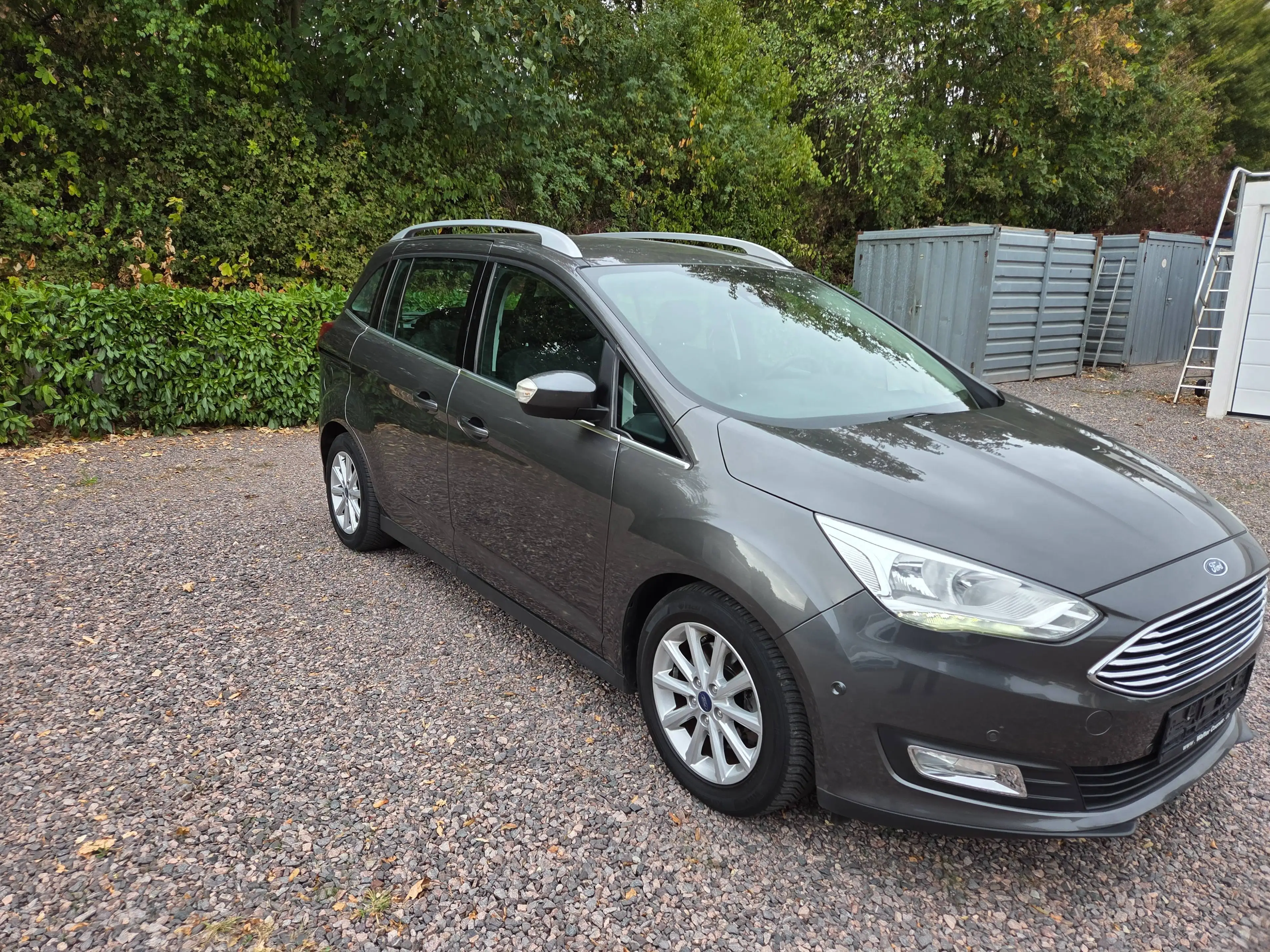 Ford Grand C-Max Titanium — photo 10