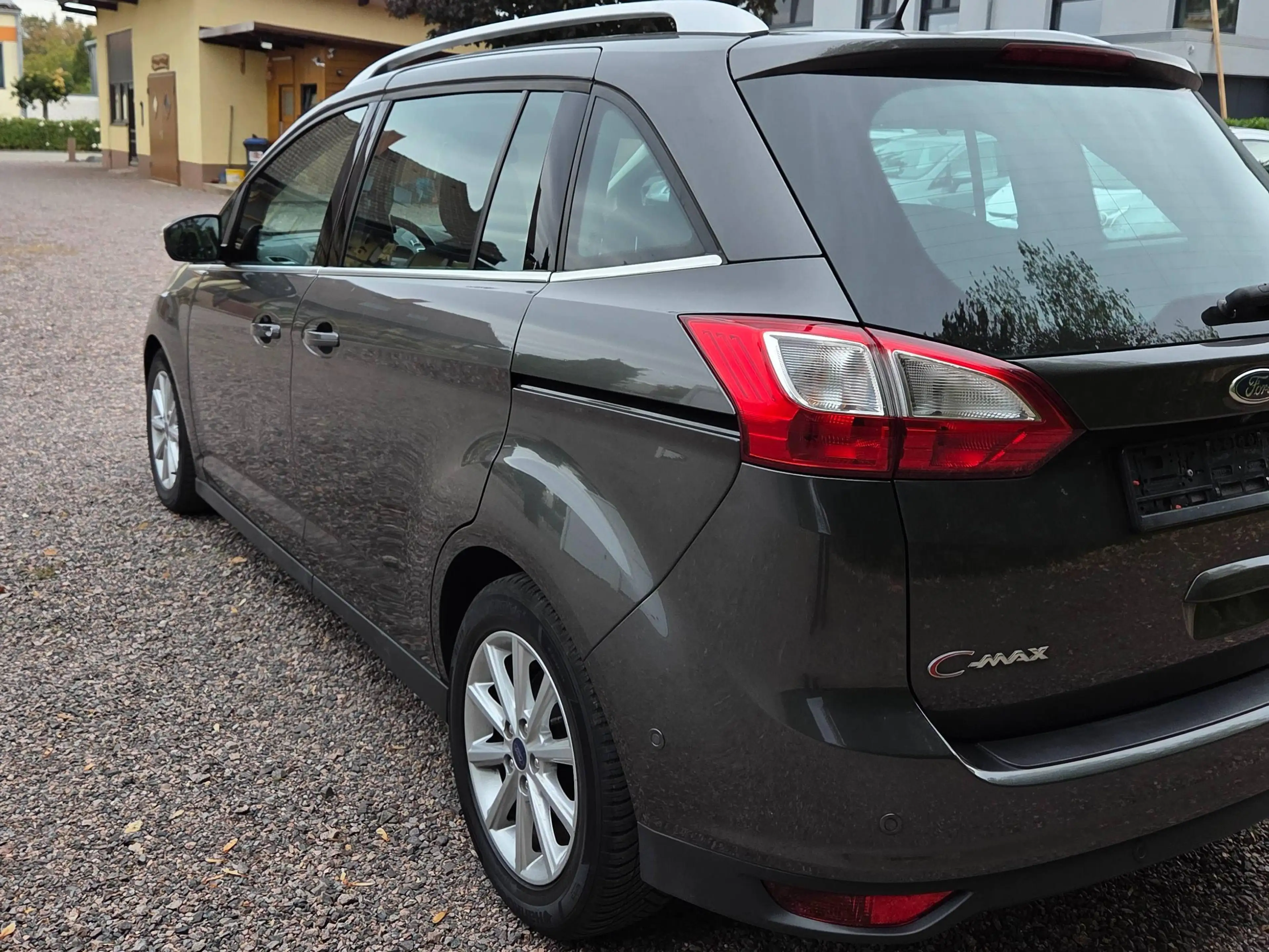 Ford Grand C-Max Titanium — photo 6