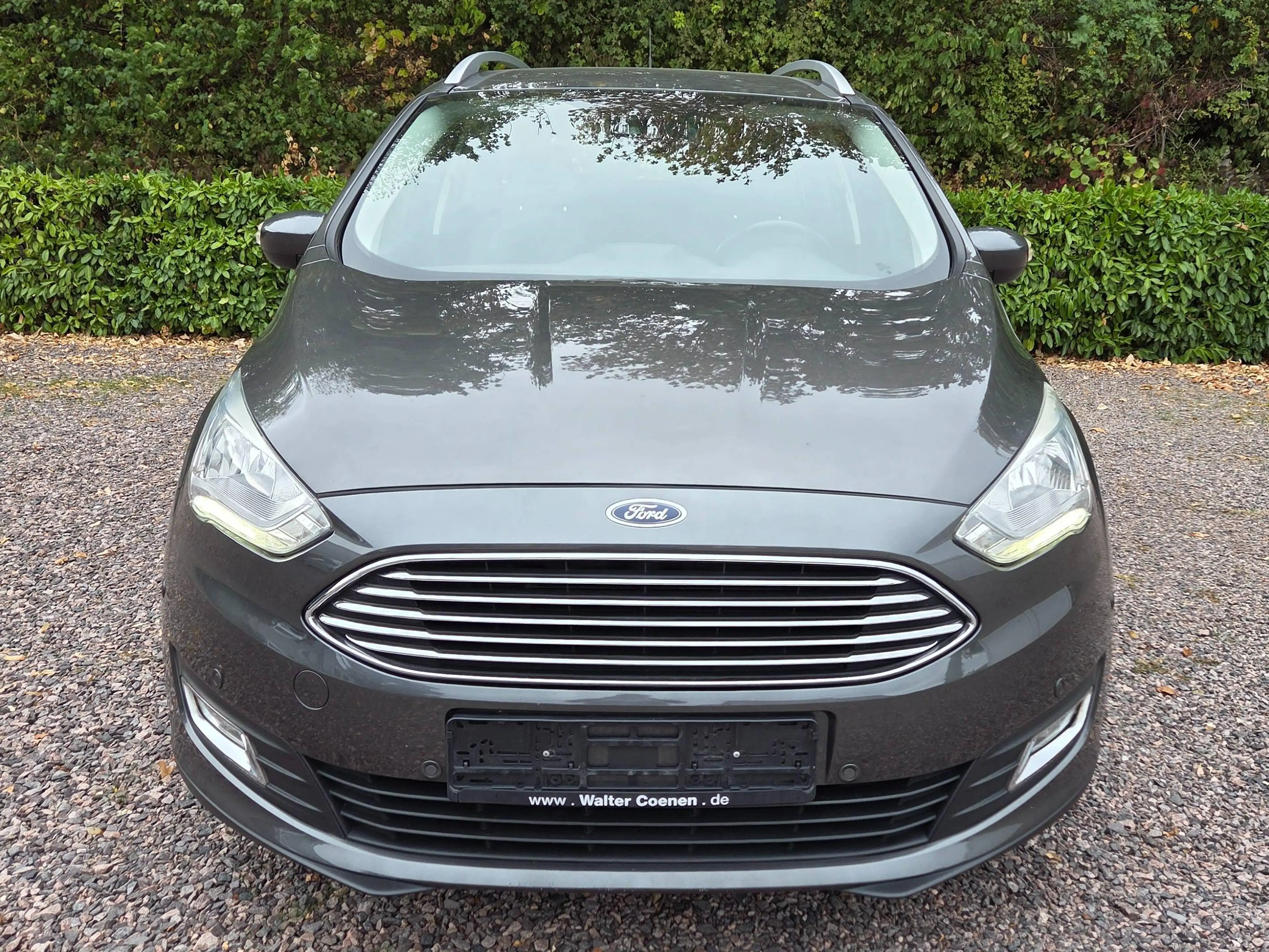 Ford Grand C-Max Titanium — photo 12