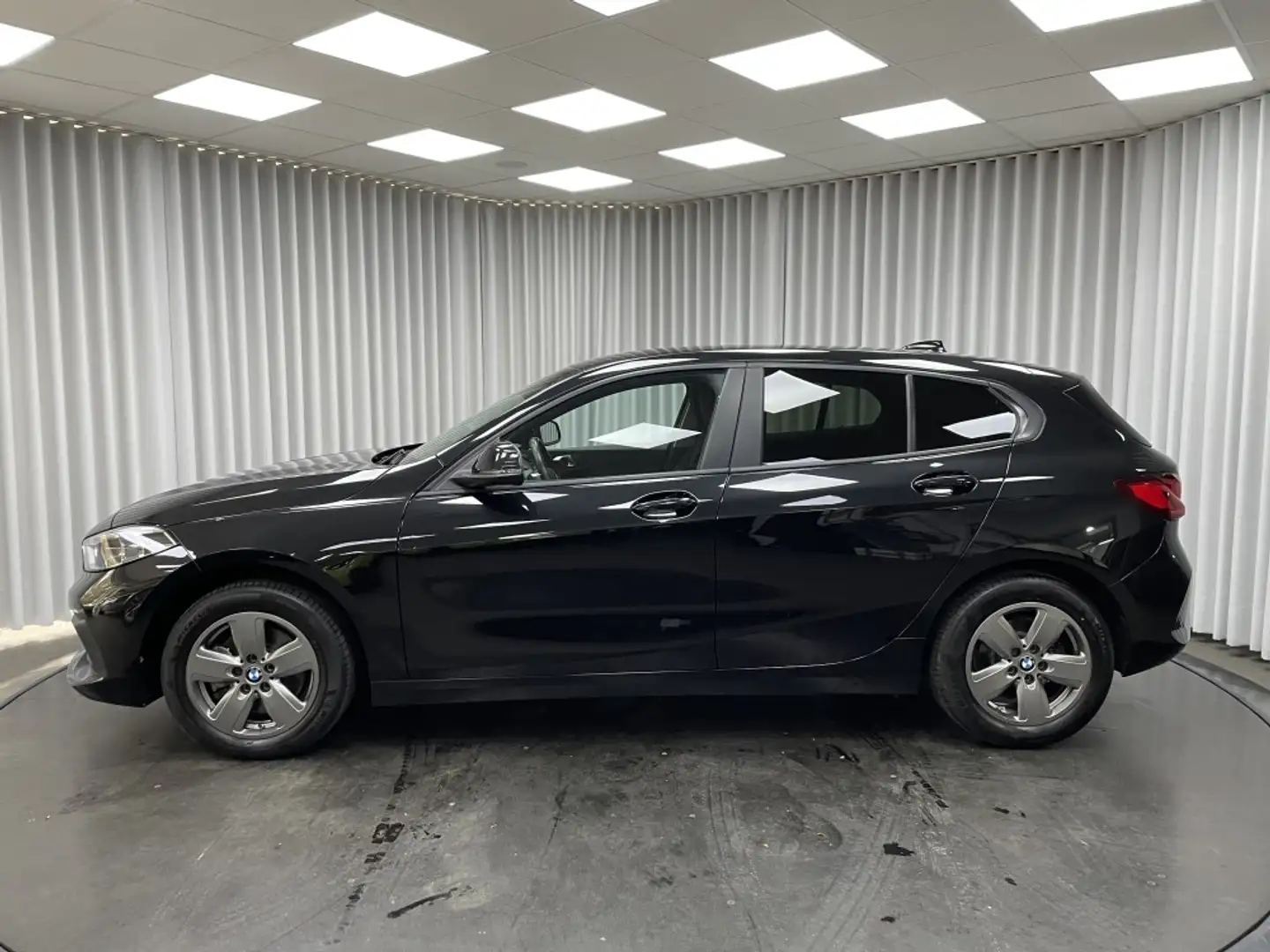 BMW 116 116d / Aut. / LED / Navi / Cruise co / DAB / ... Zwart - 2