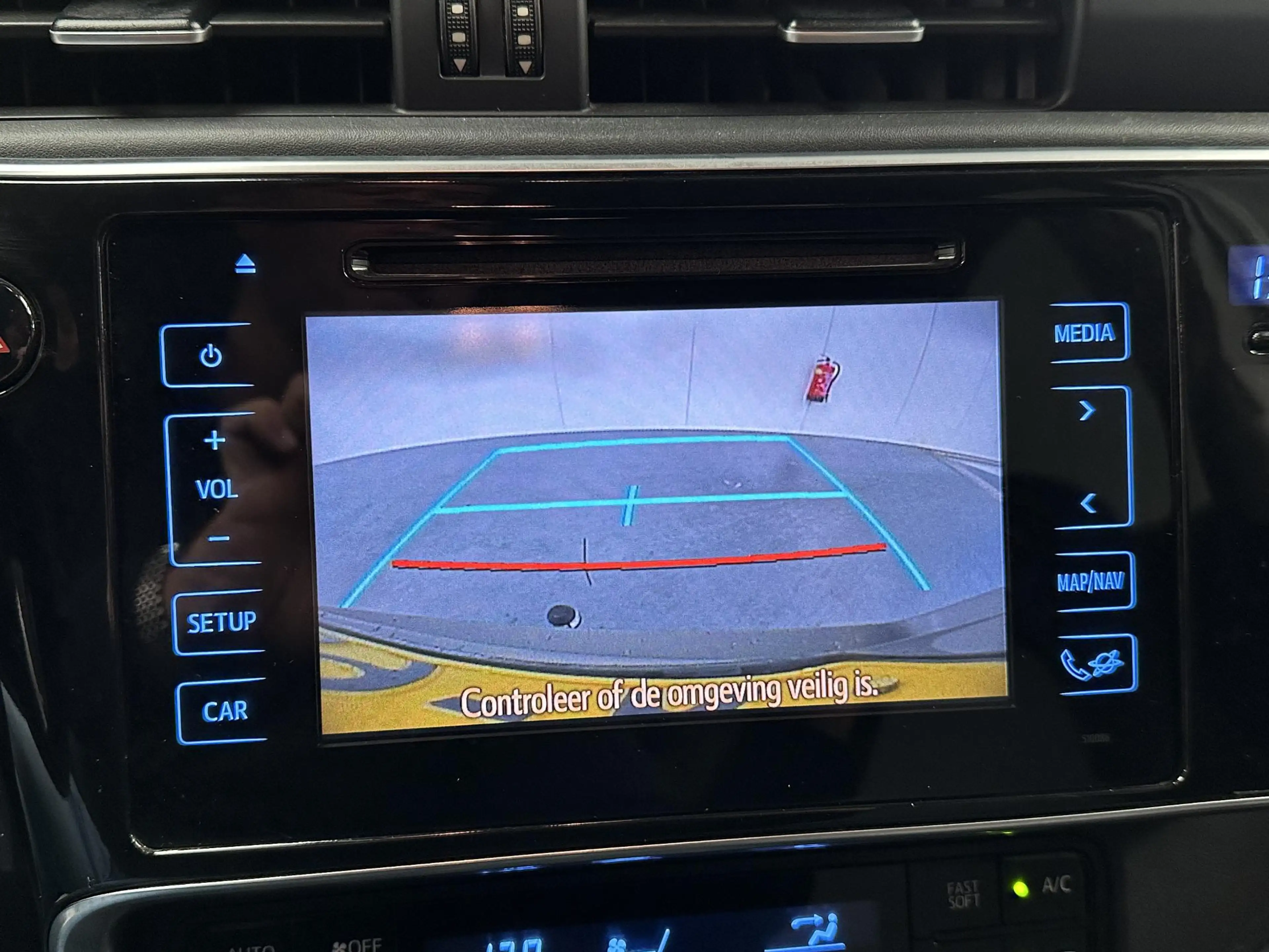 Toyota Auris 1.8 Hybrid Dynamic — photo 15