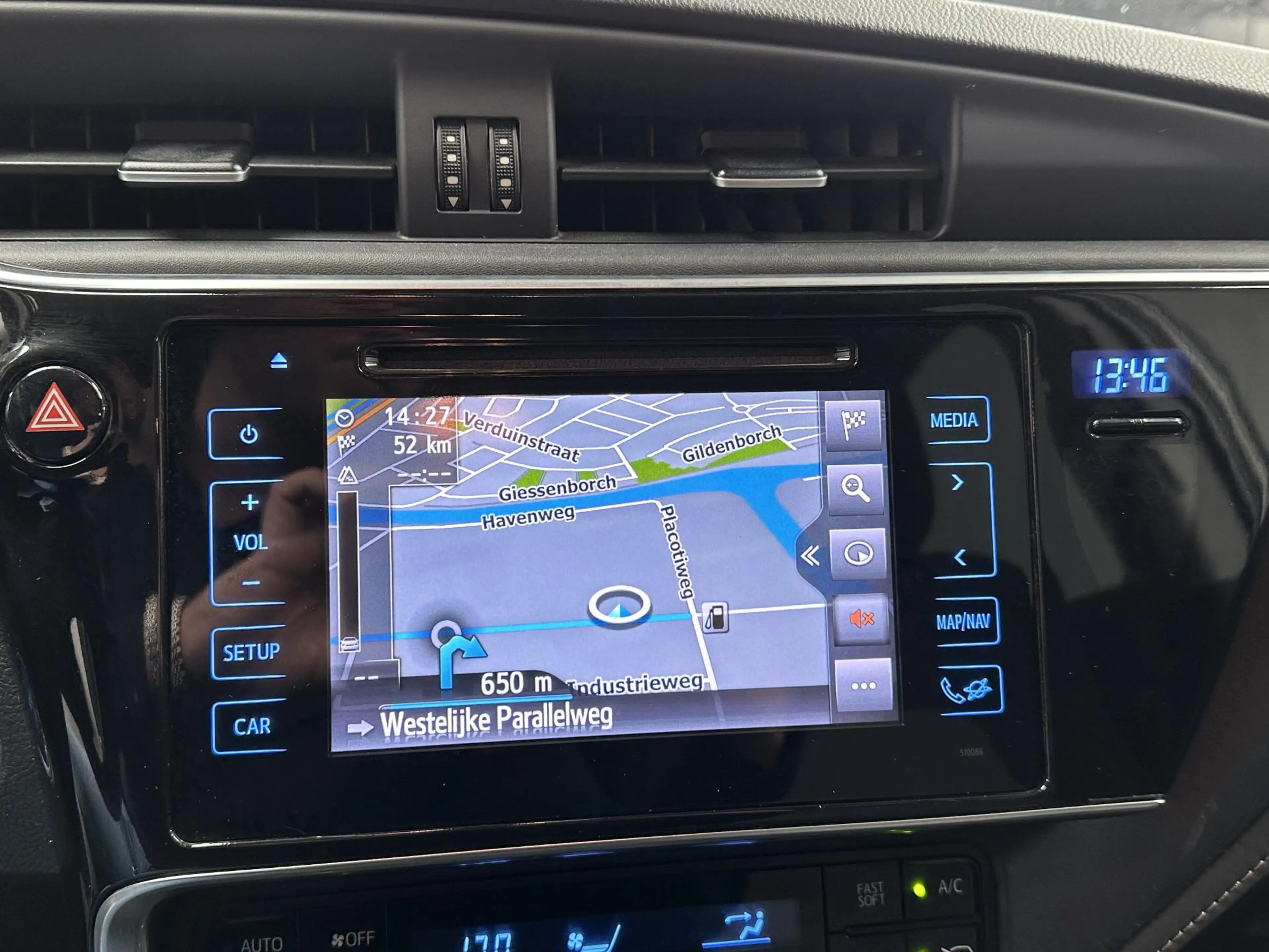 Toyota Auris 1.8 Hybrid Dynamic — photo 11