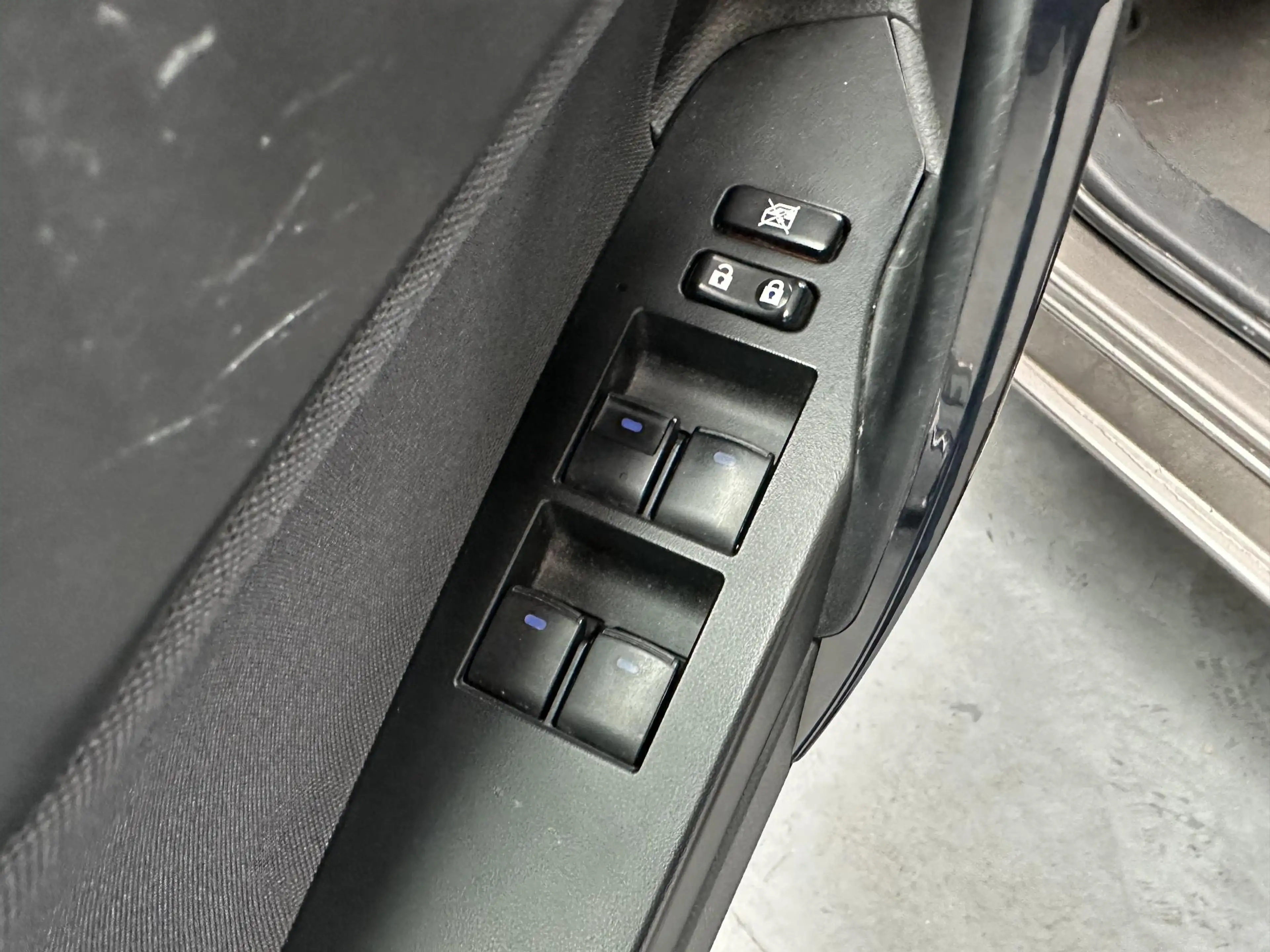 Toyota Auris 1.8 Hybrid Dynamic — photo 3