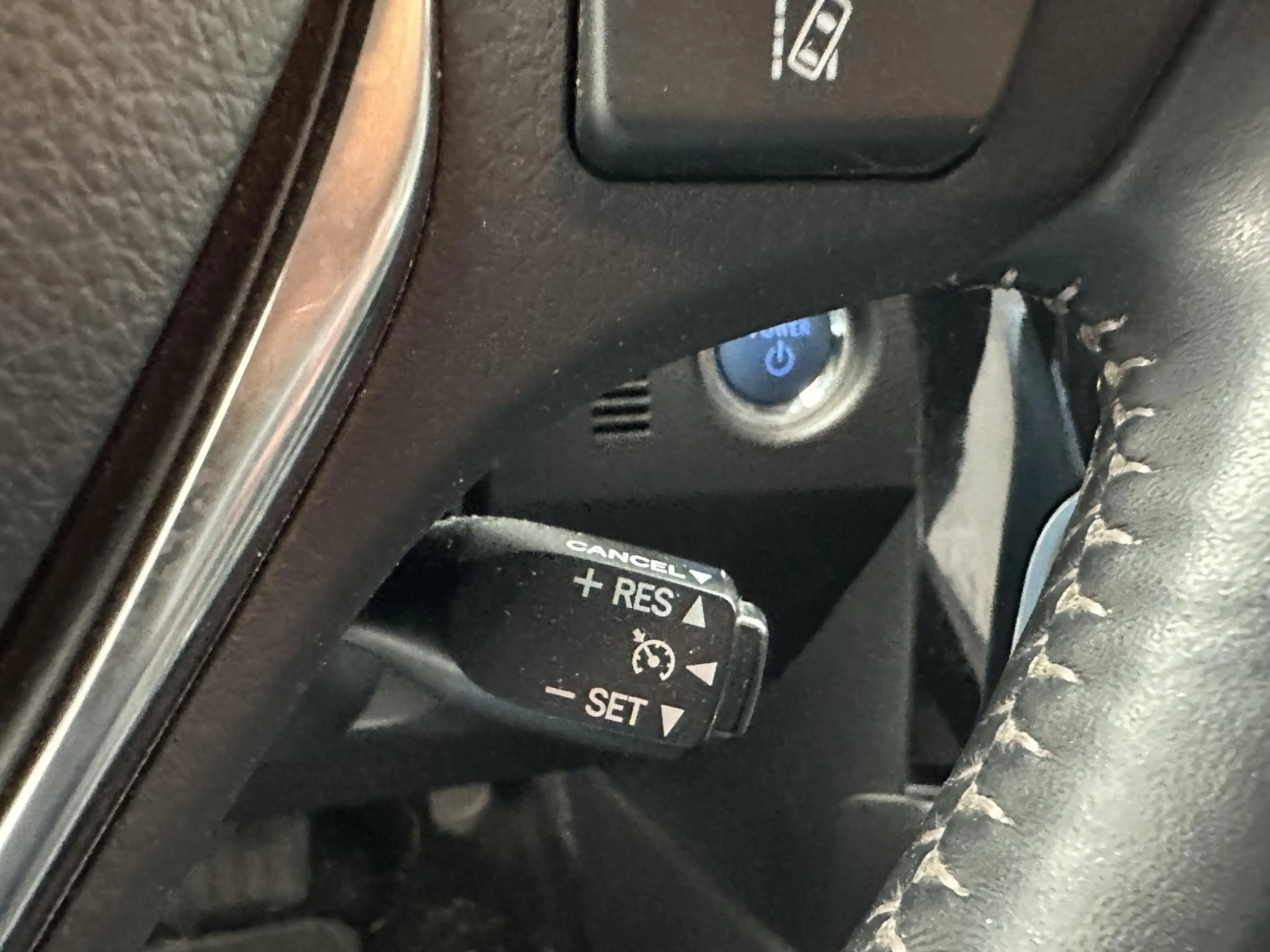 Toyota Auris 1.8 Hybrid Dynamic — photo 8