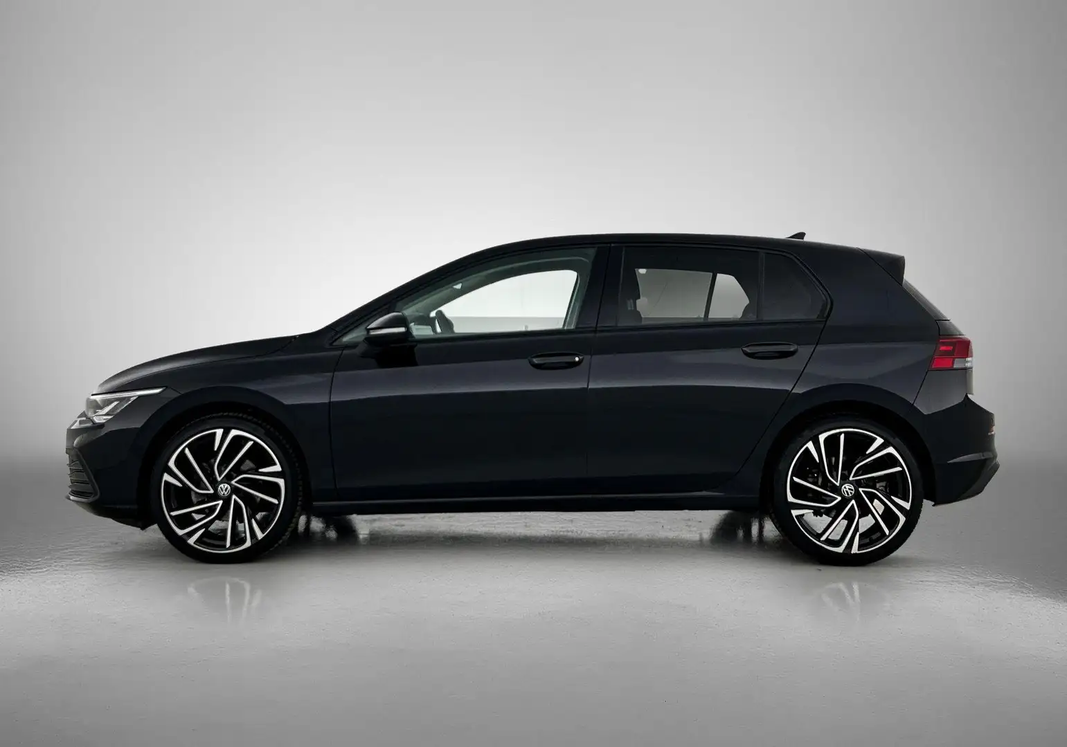 Volkswagen Golf 1.5 eTSI Style 150 PK | Automaat | Navigatie | Ada Noir - 2