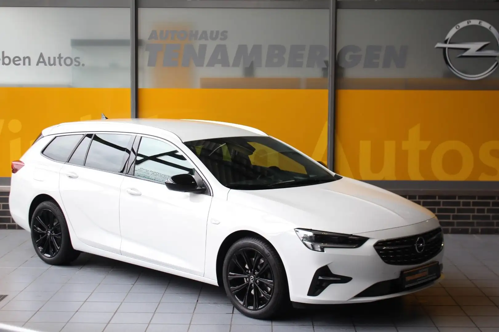 Opel Insignia B ST 4x4 Leder Massage Bose Matrix AHK Blanc - 1