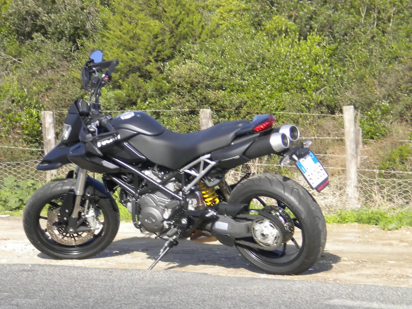 Ducati Hypermotard 796 Negro - 1