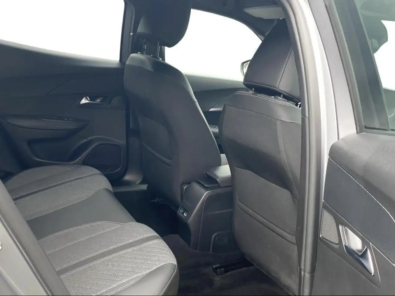 Peugeot 2008 Allure 1.2 Turbo 100 Man.6, миниатюра 24