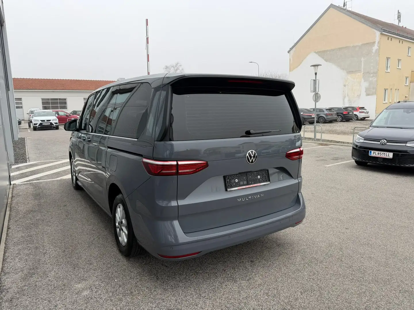 Volkswagen T7 Multivan VW T7 Multivan ÜH TDI Grau - 2