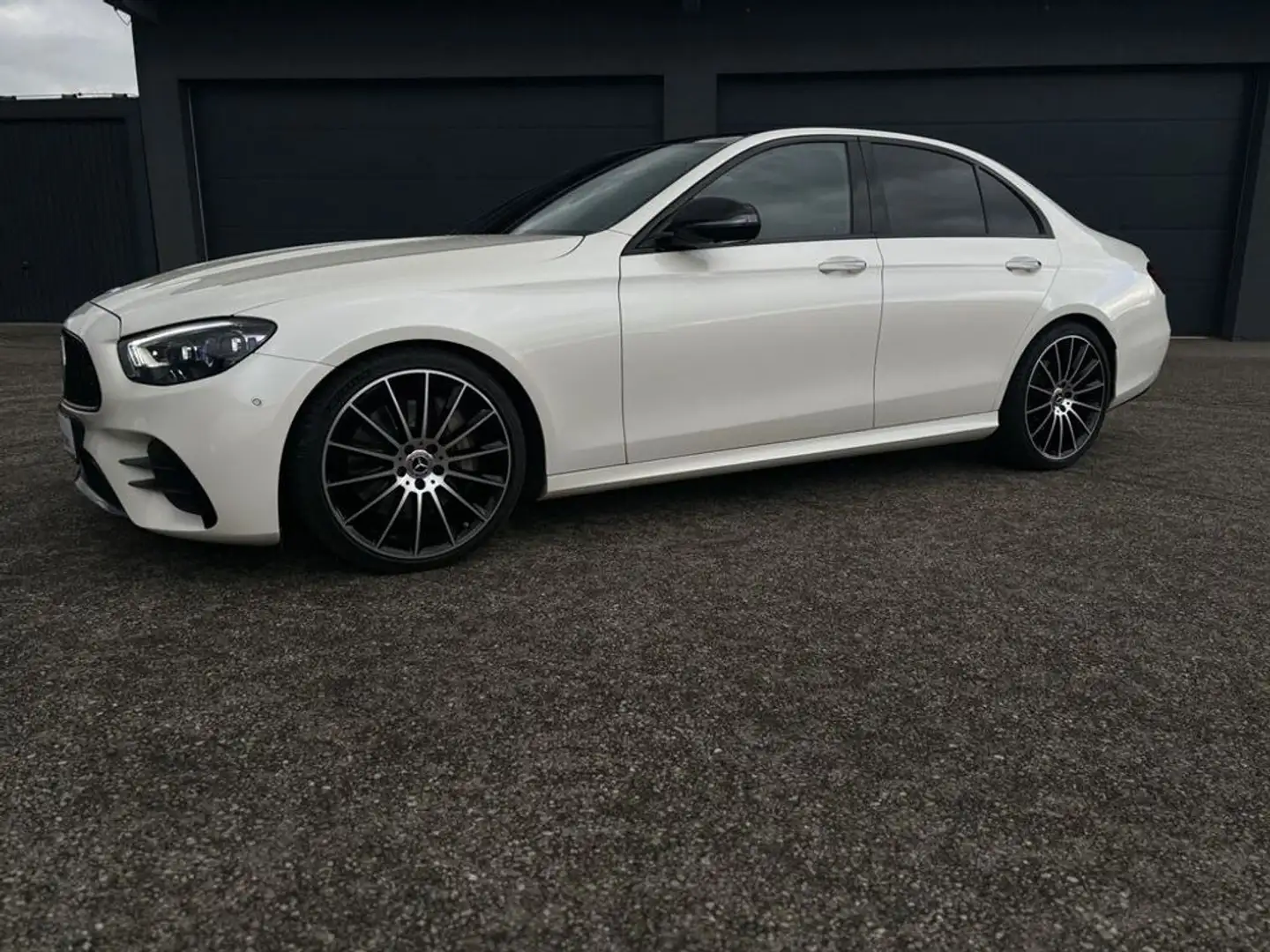Mercedes-Benz E 400 d 4M. AMG ACC HuD AHK Burm. 360° Night PANO Blanc - 2