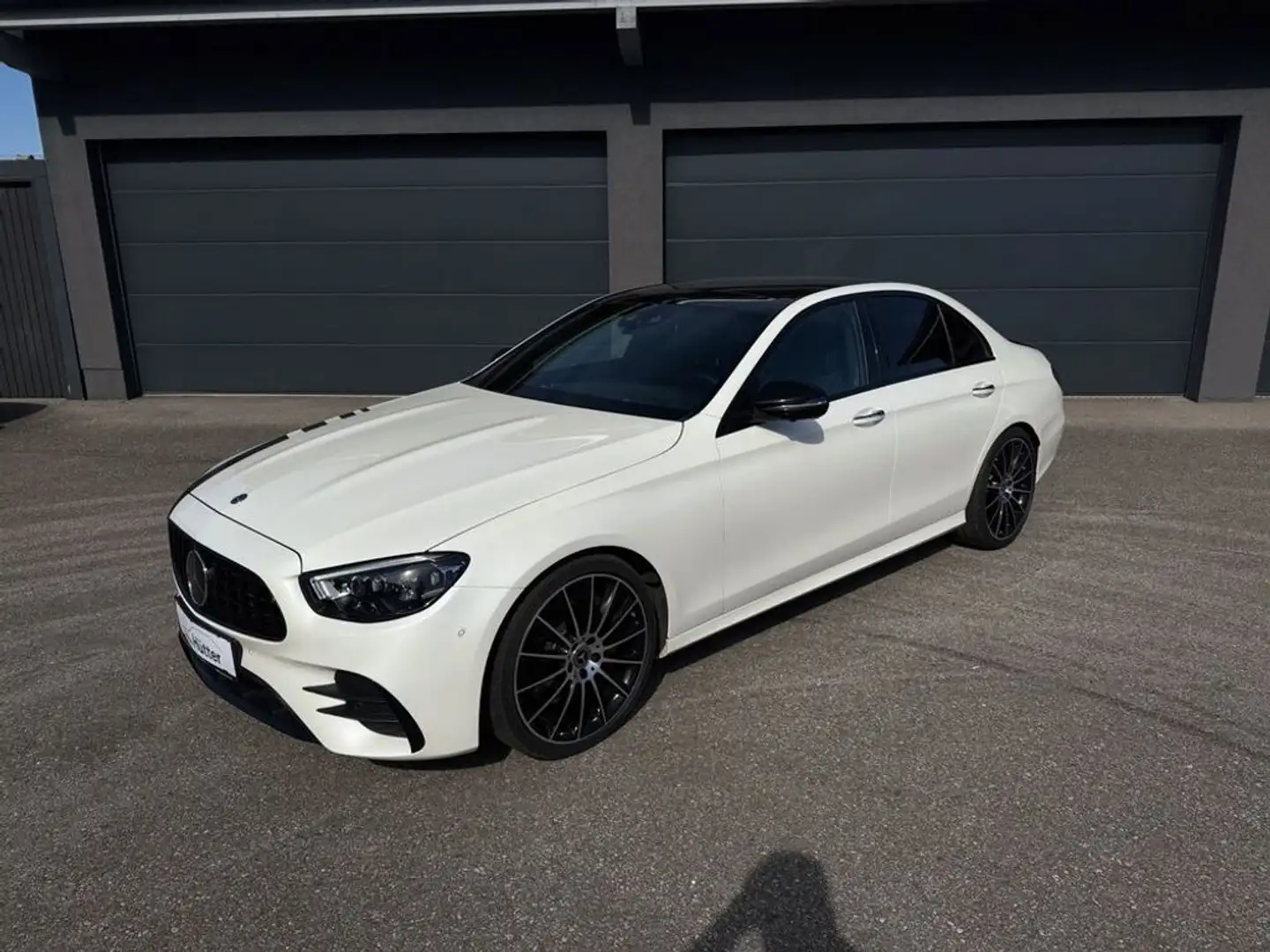 Mercedes-Benz E 400 d 4M. AMG ACC HuD AHK Burm. 360° Night PANO Blanc - 1