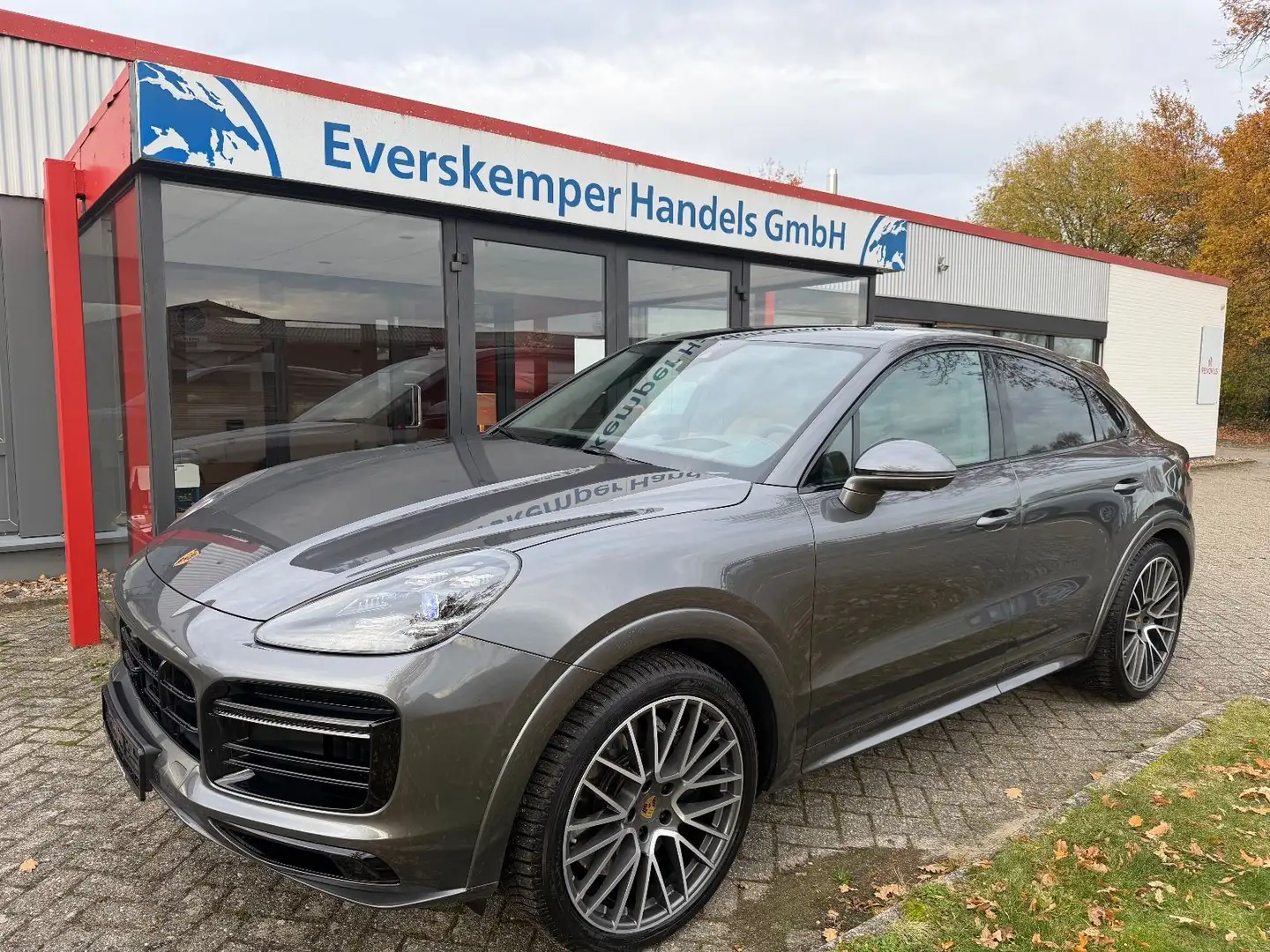 Porsche Cayenne Coupe Turbo/Carbon/Massage/Pano/Sportabg Grau - 2