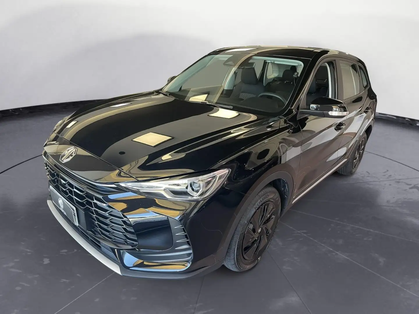 MG ZS New ICE 1.5L MT STD Pebble Black Noir - 1